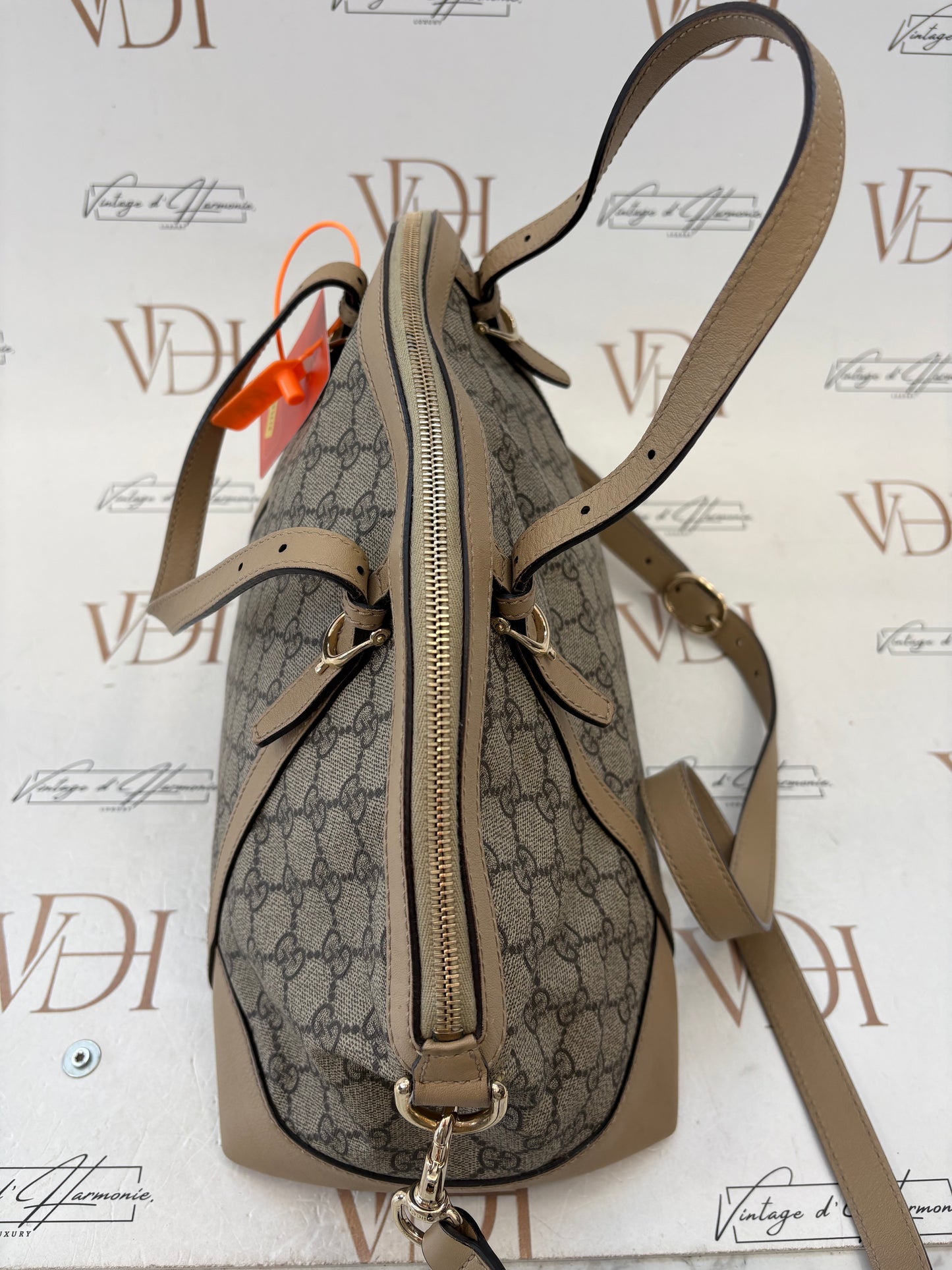 383472 - Gucci GG Supreme