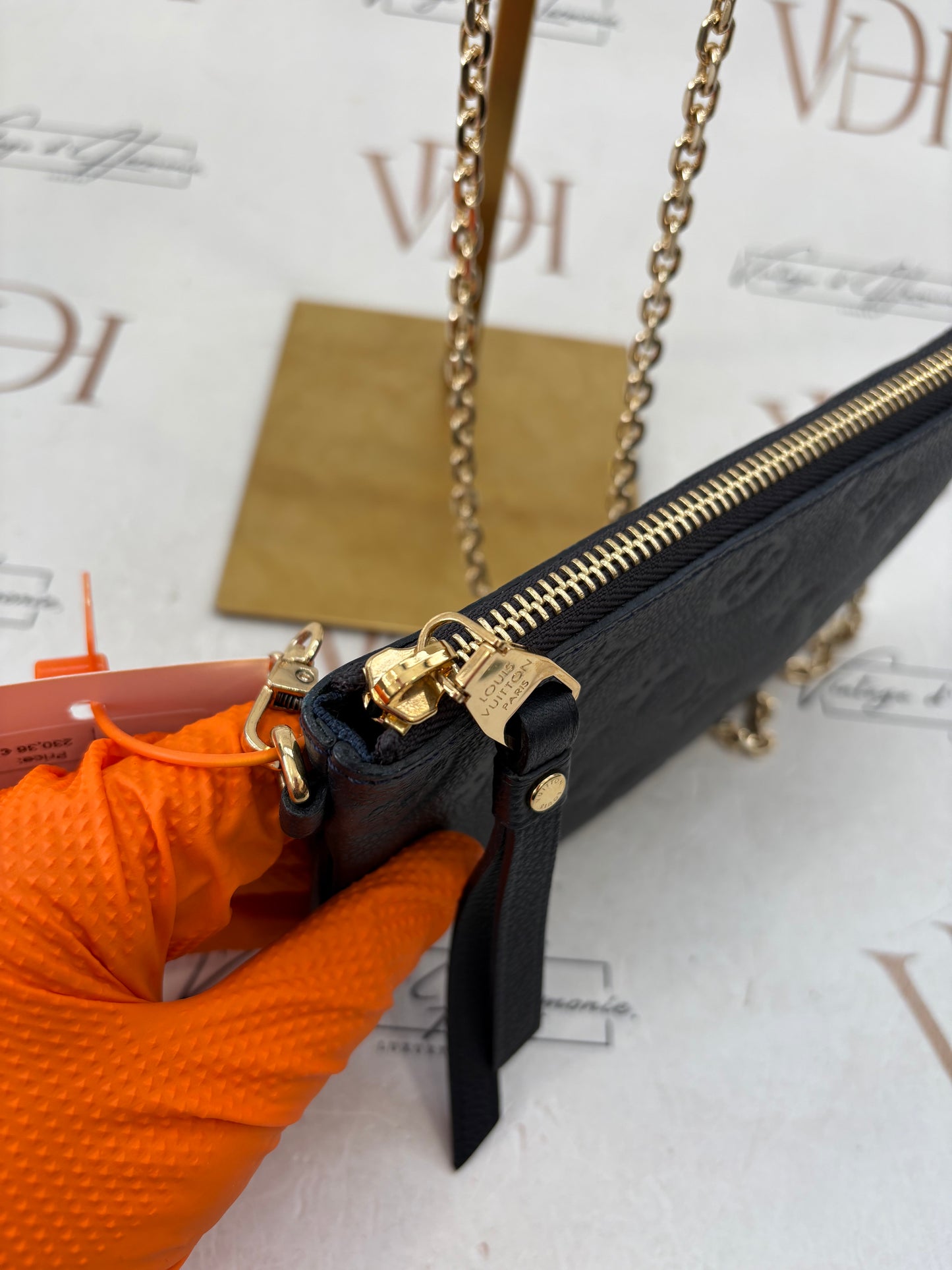 018828 - Louis Vuitton Pochette Mini