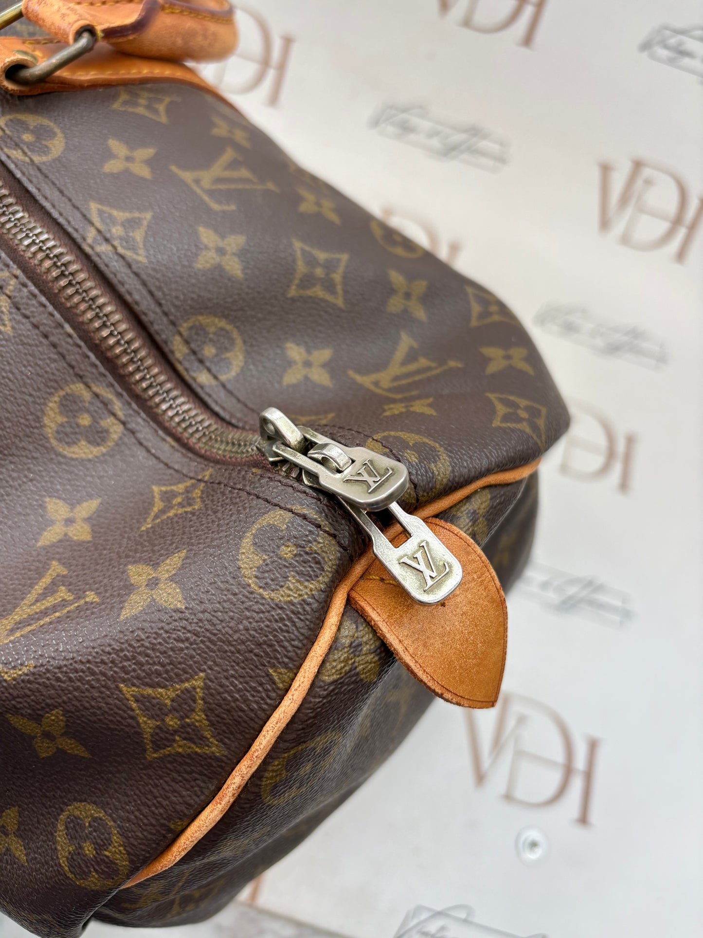 018145 - Louis Vuitton Keepall 50
