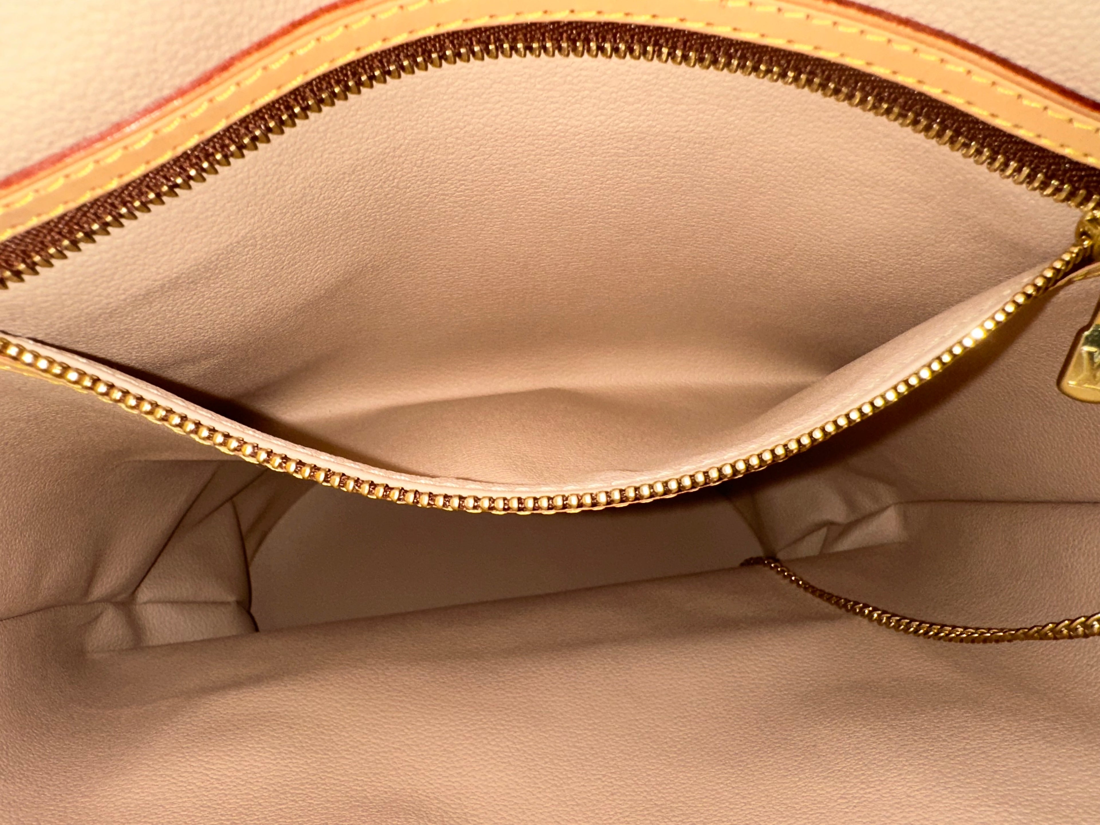 Louis Vuitton Bucket GM