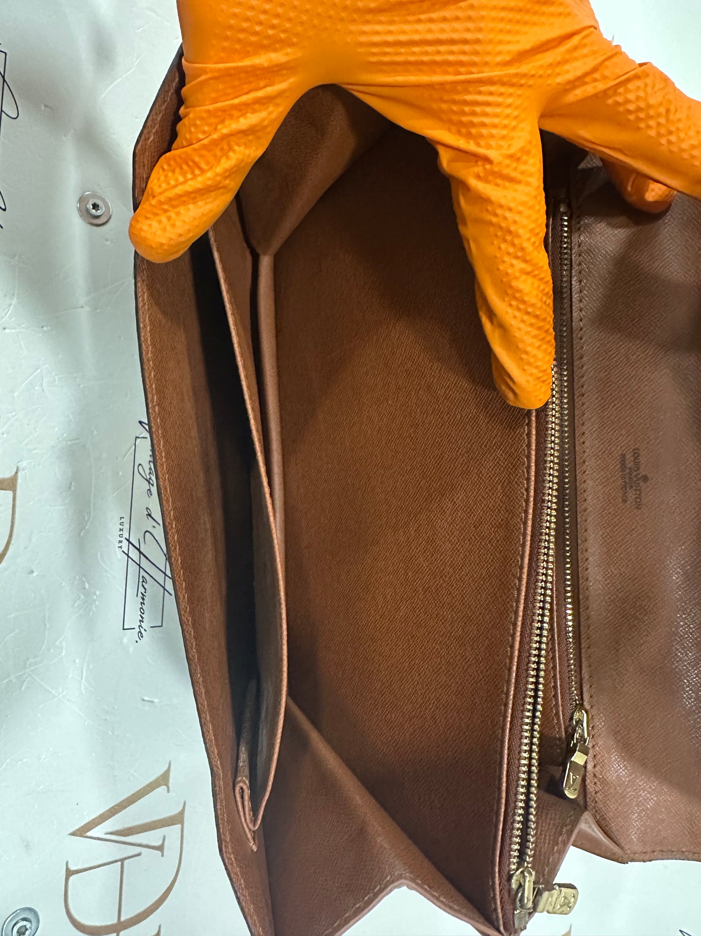 016872 - Louis Vuitton Concorde