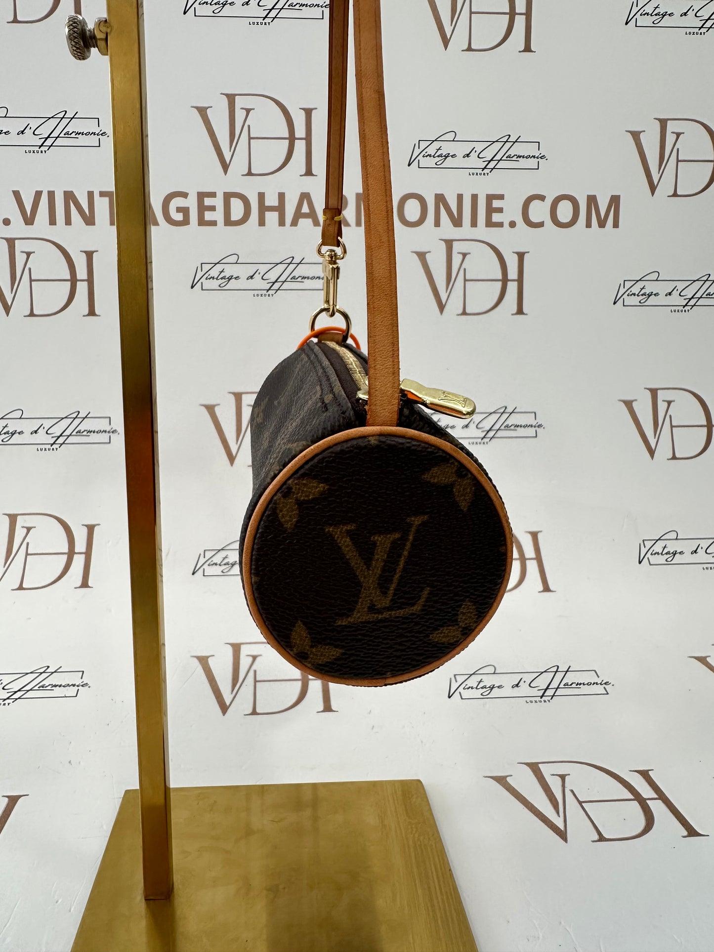 016885 - Louis Vuitton Papillon Pouch