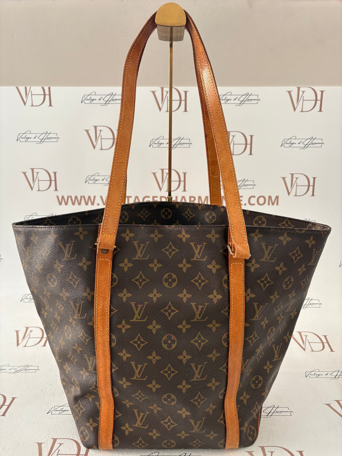 018617 - Louis Vuitton Sac Shopping