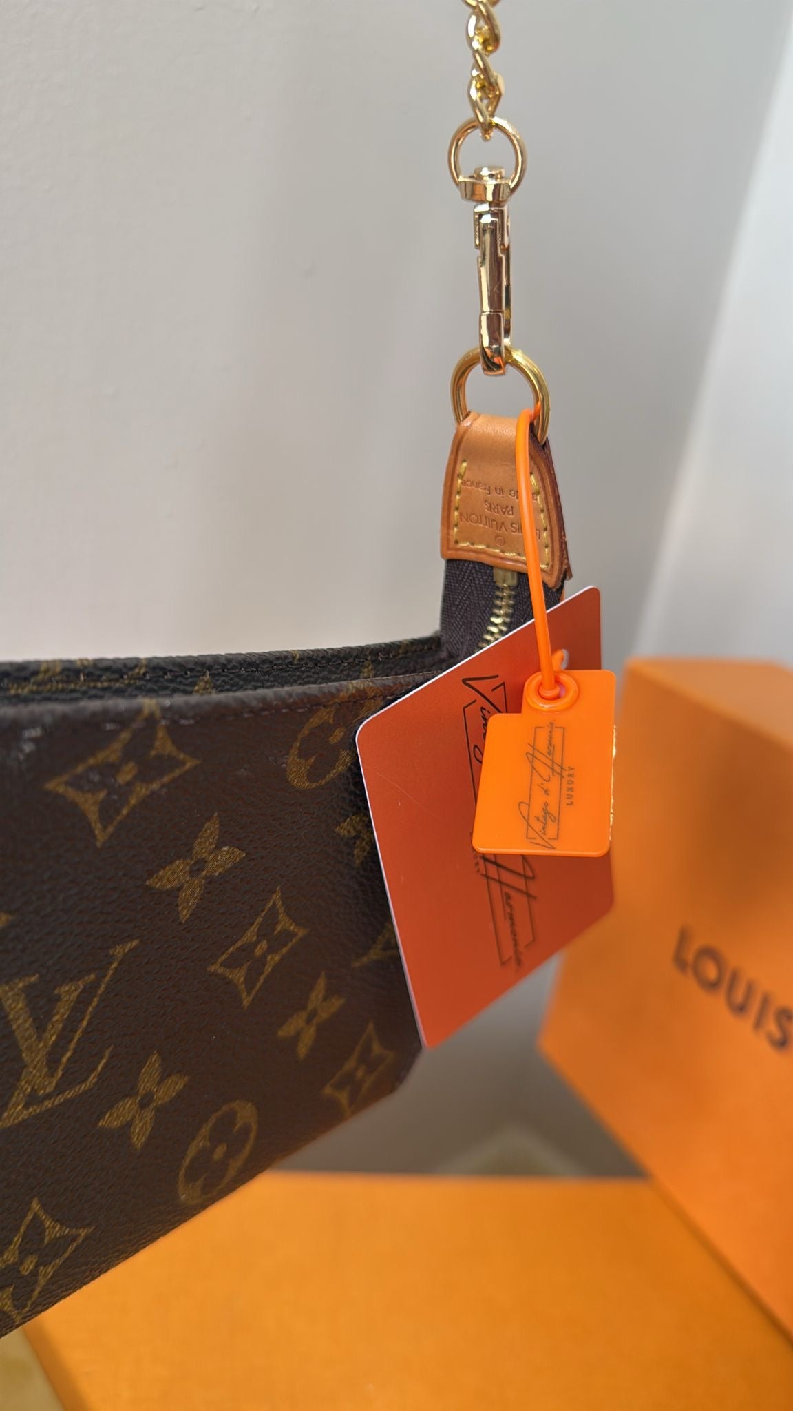 LV Pochette Bucket