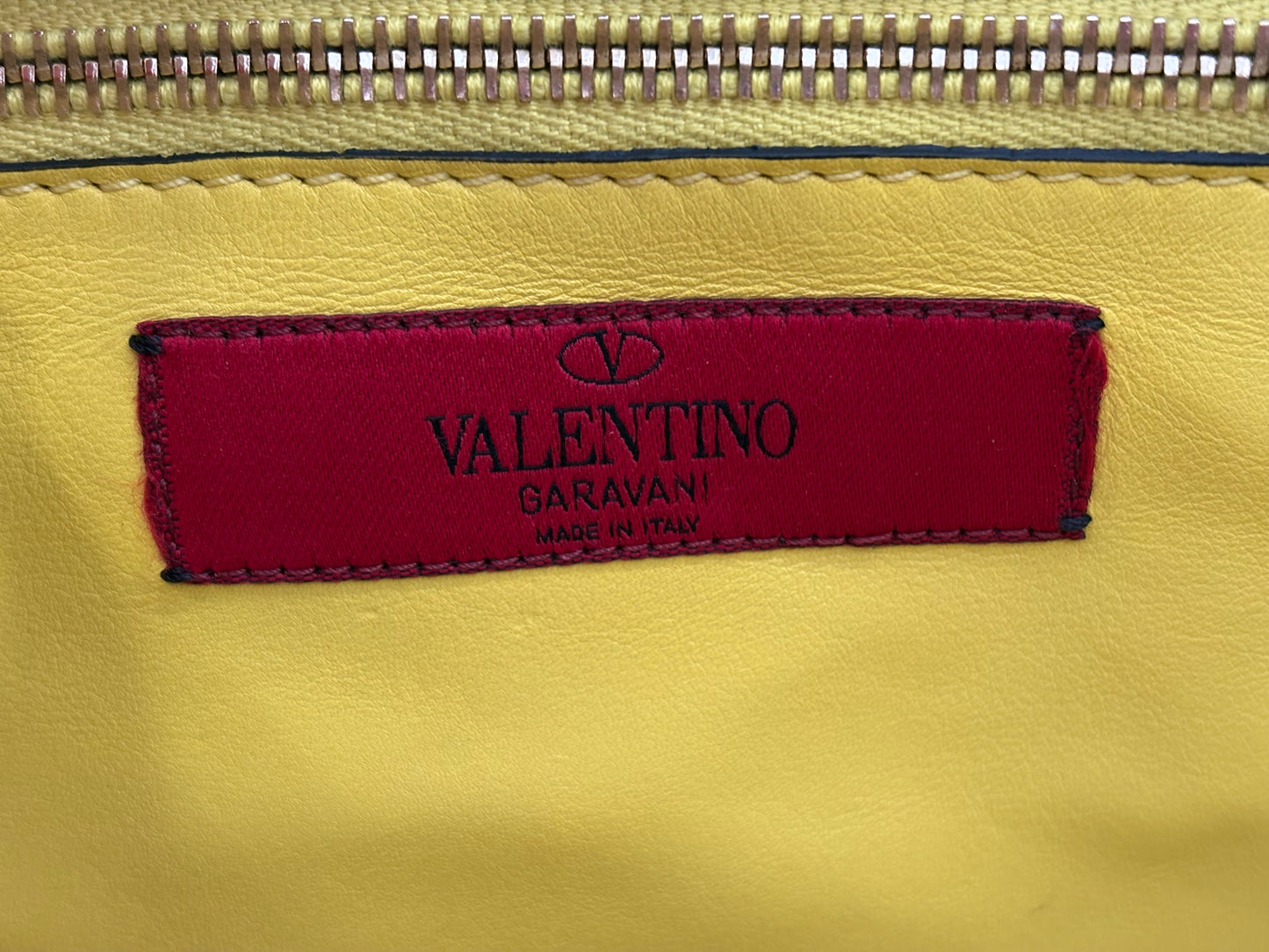 018339 - Valentino Rockstud Yellow