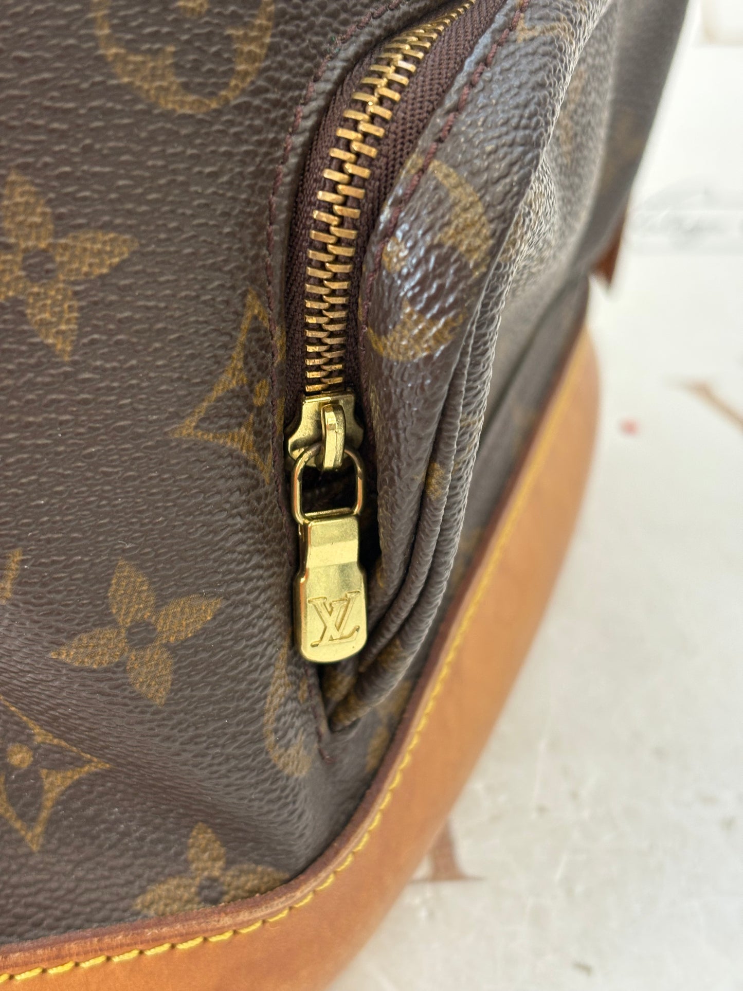 018375 - Louis Vuitton Montsouris MM