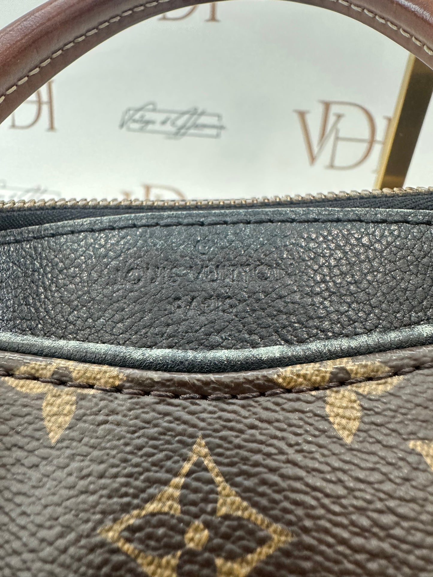 017896 - Louis Vuitton Pallas