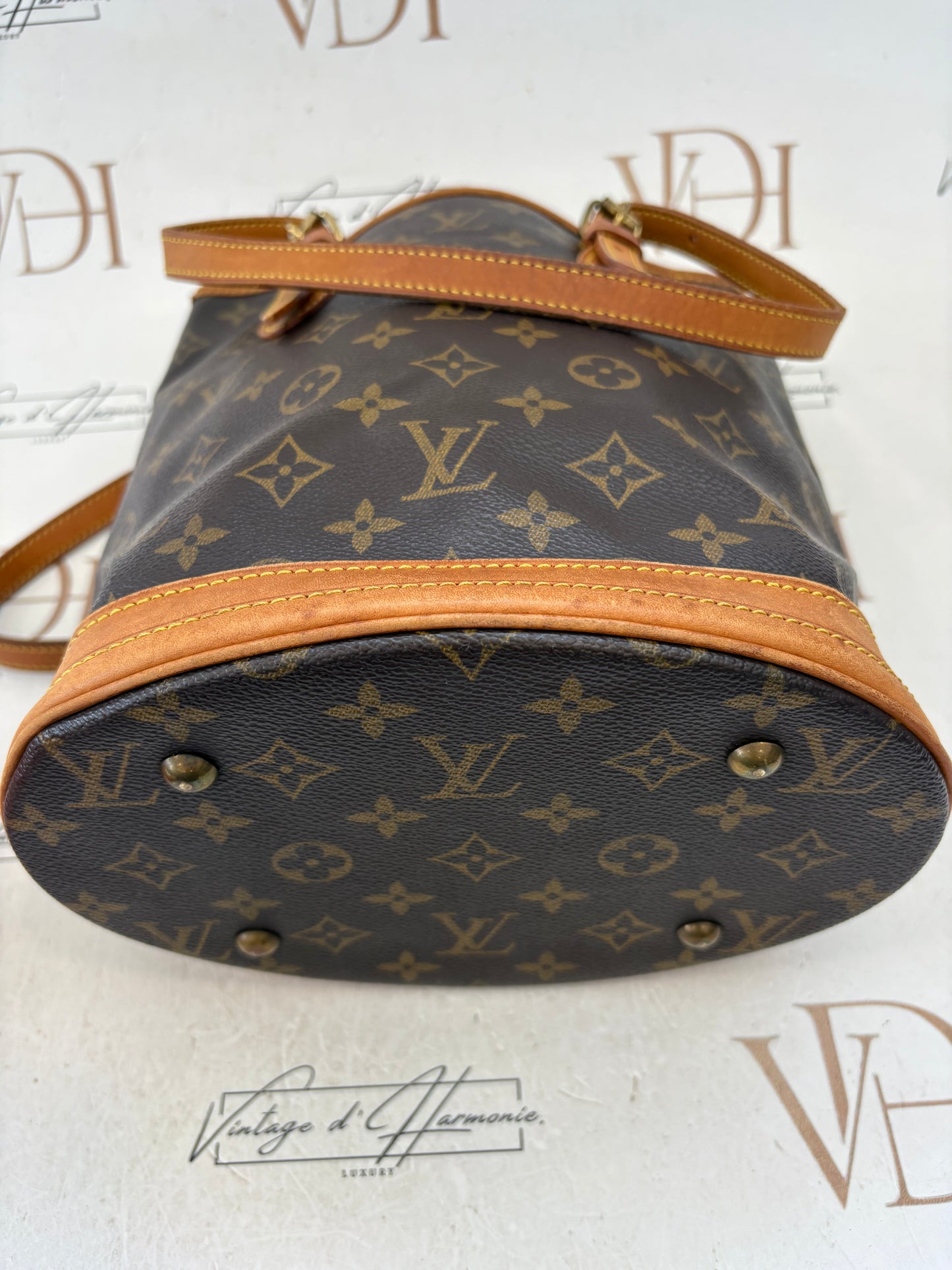 017094 - Louis Vuitton Bucket PM