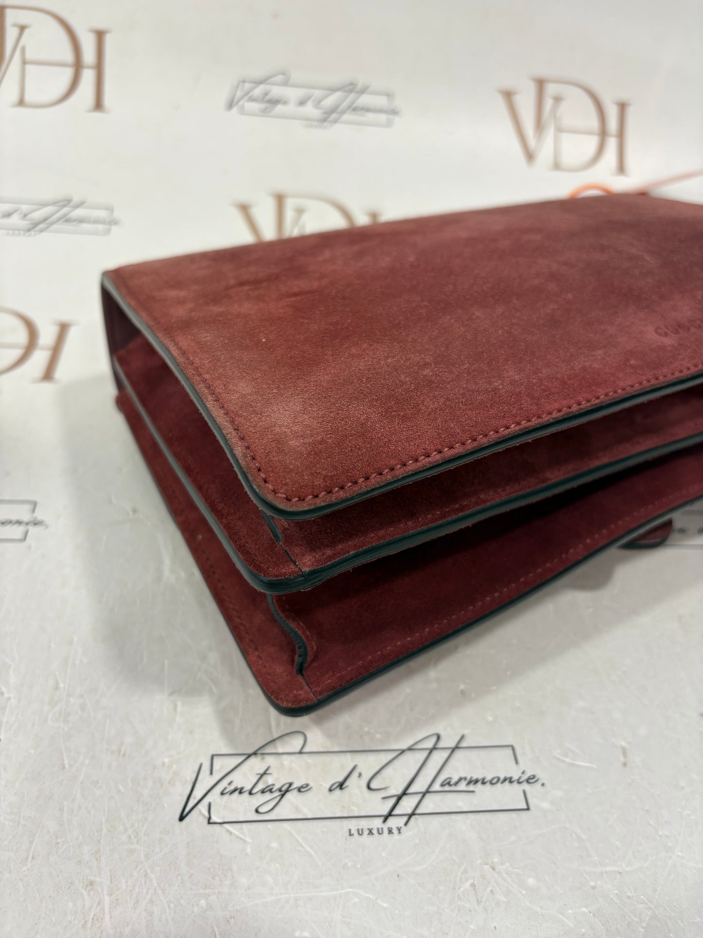 201000 - Gucci Dionysus