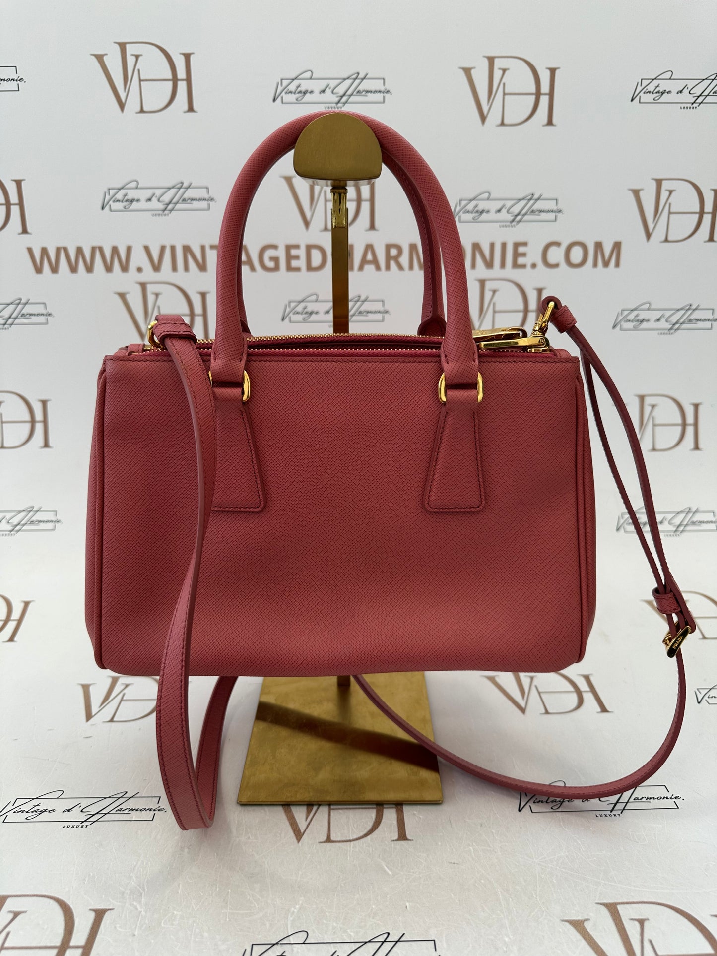 382950 - Prada Galleria
