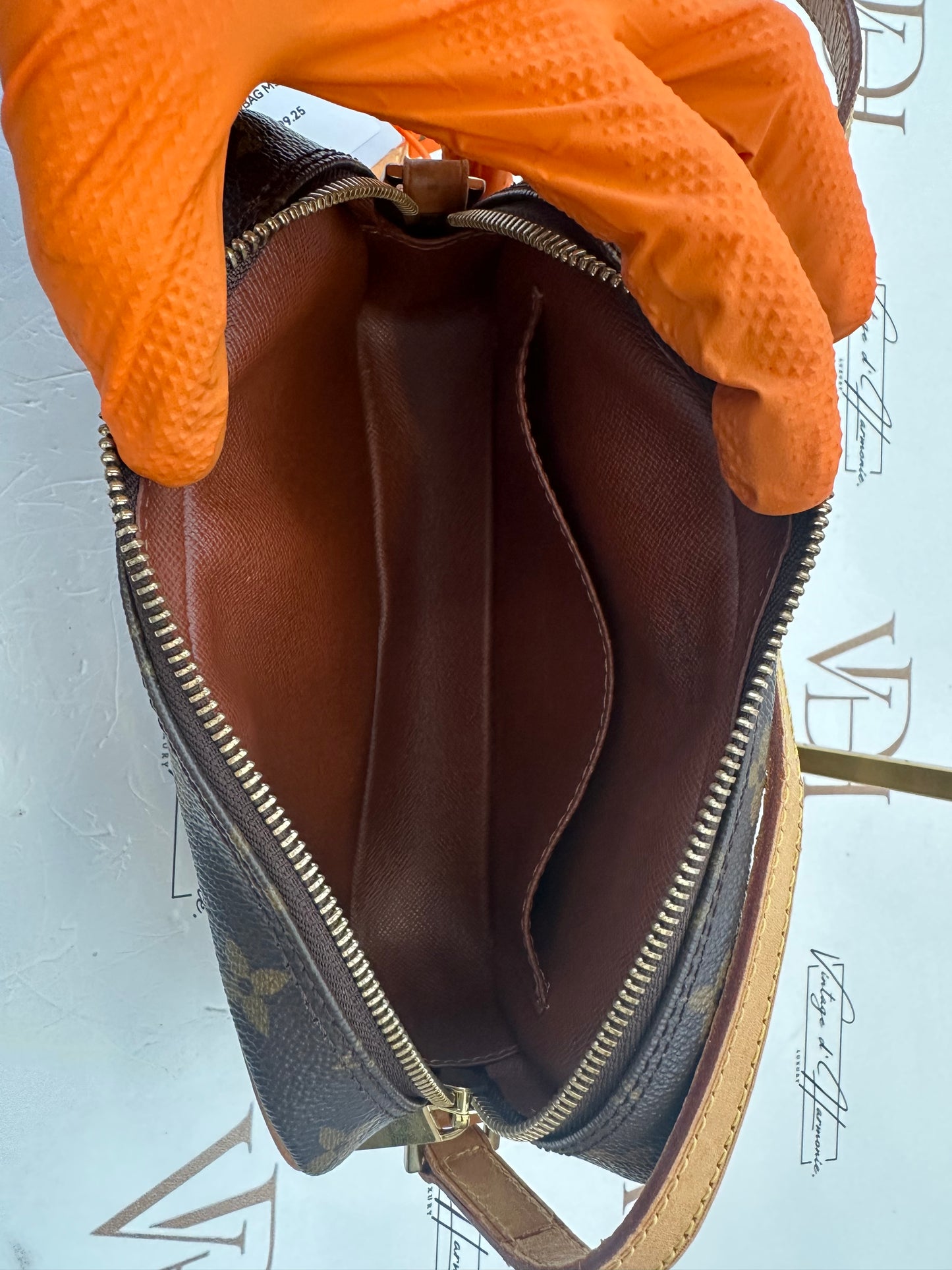 017763 - Louis Vuitton Pochette Cite