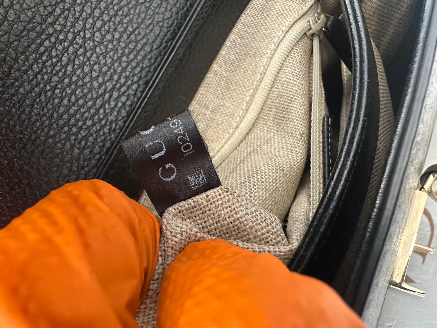 382734 - Gucci Interlocking