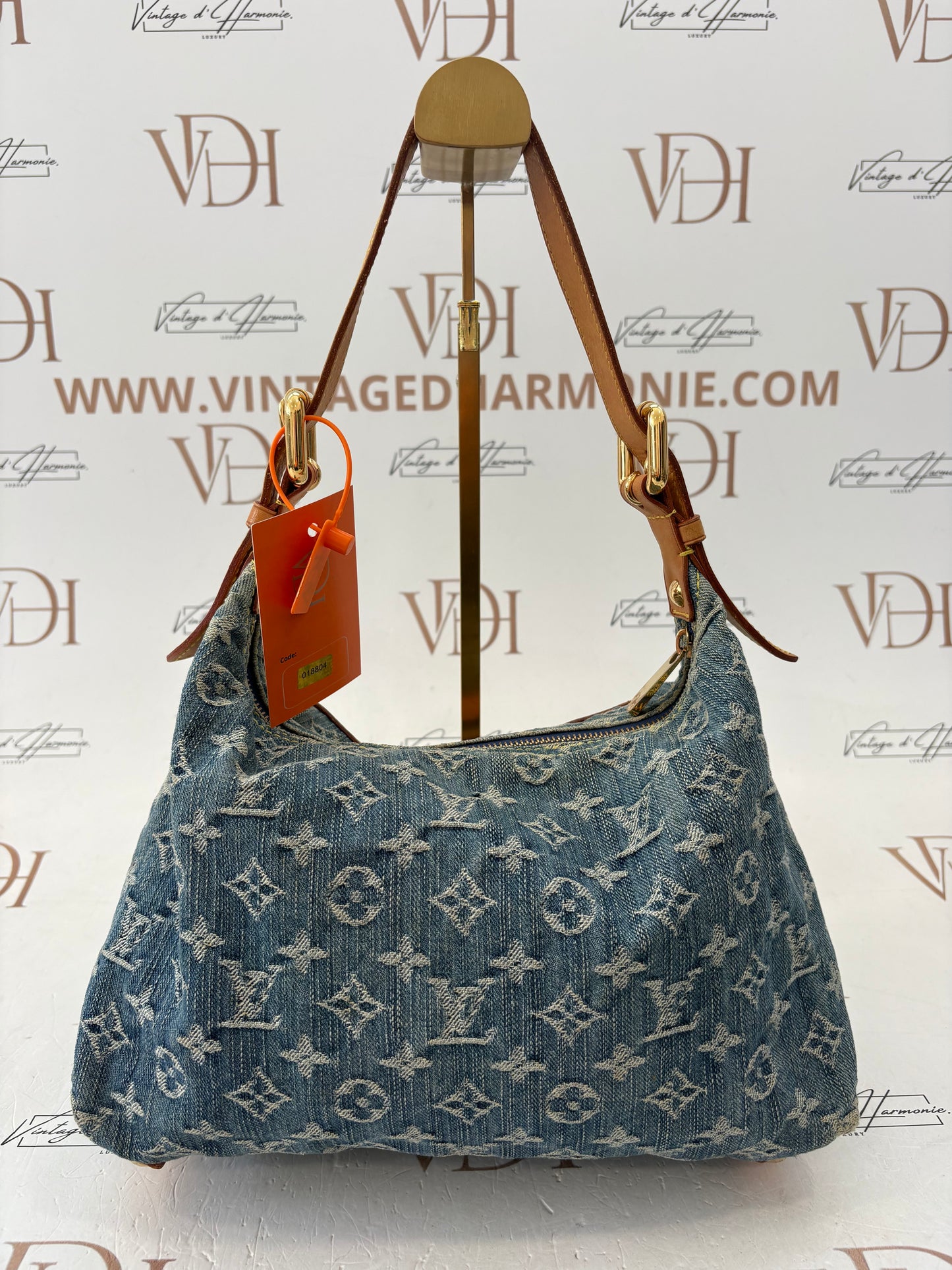 018804 - Louis Vuitton Baggy PM