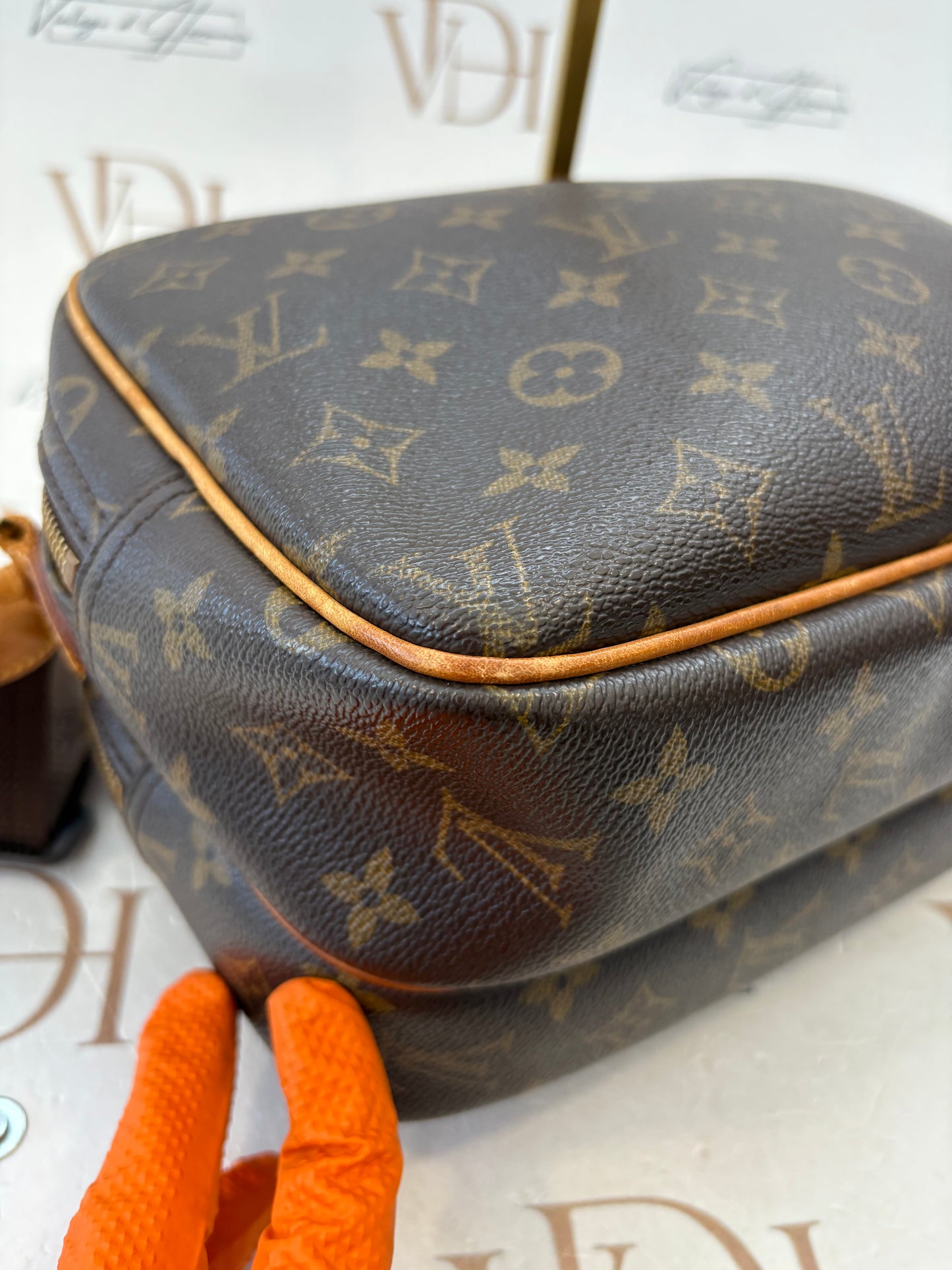 018947 - Louis Vuitton Reporter PM