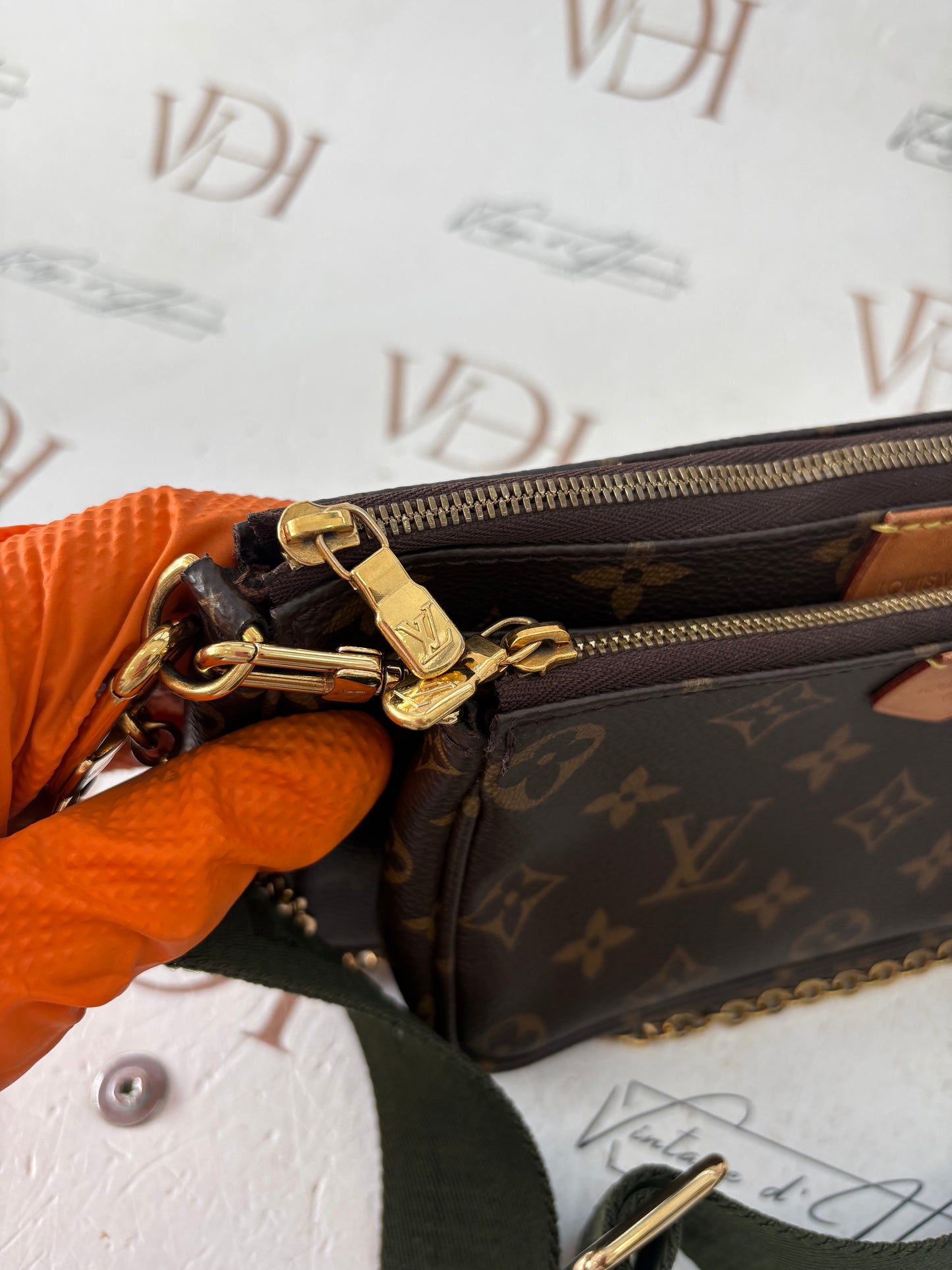 201426 - Louis Vuitton Multipochette
