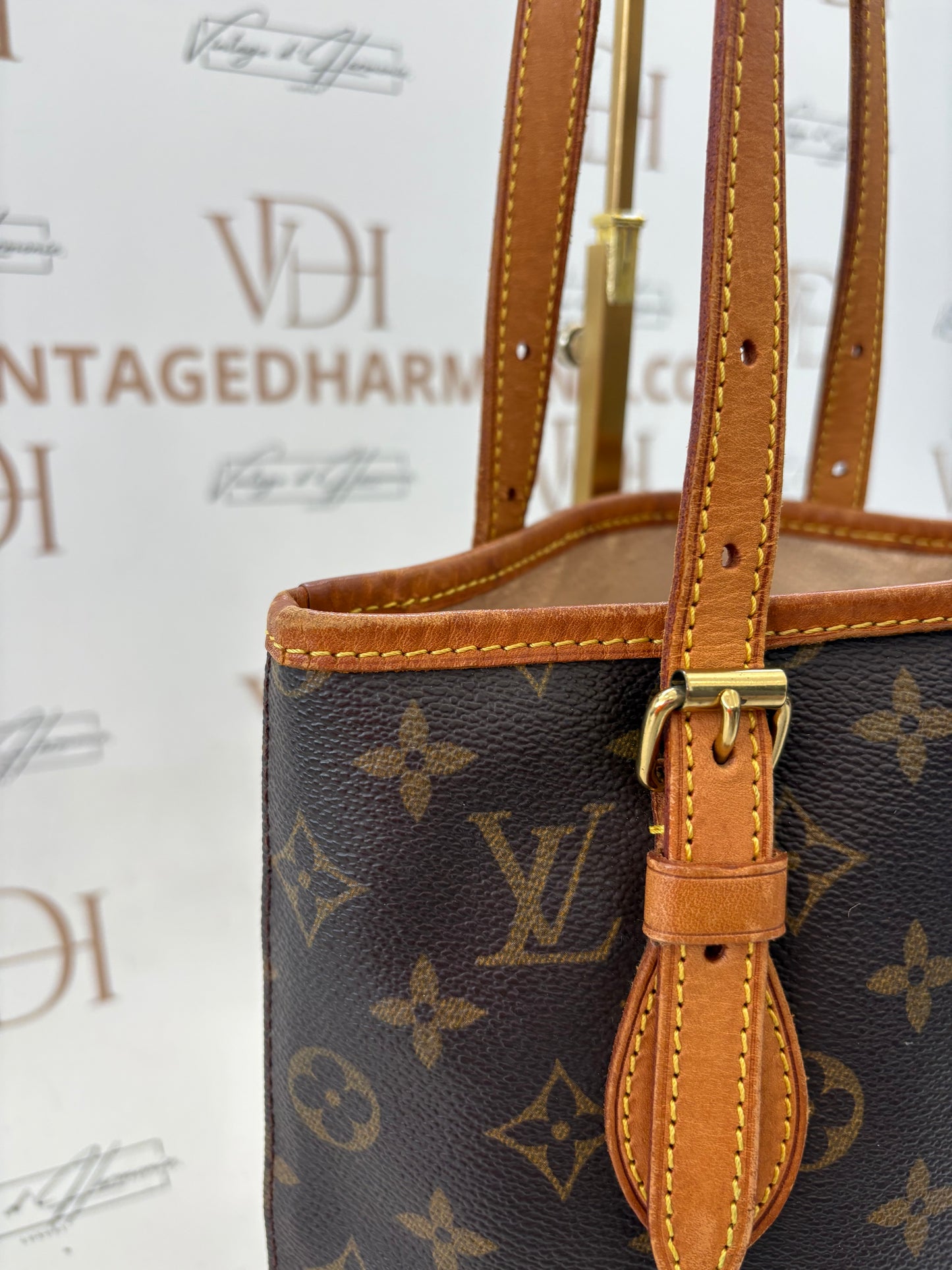 017094 - Louis Vuitton Bucket PM