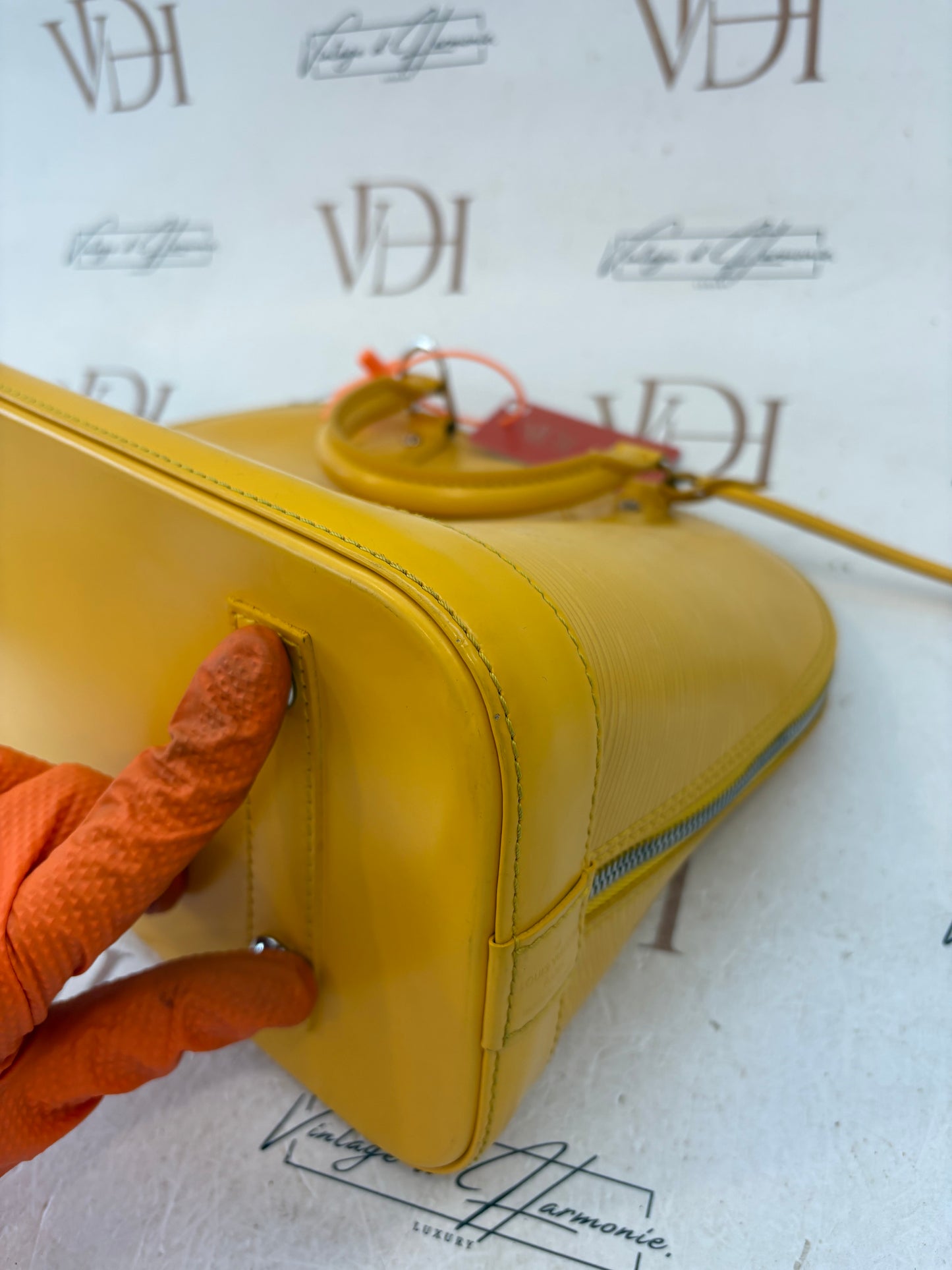 201547 - Louis Vuitton Alma Epi Yellow