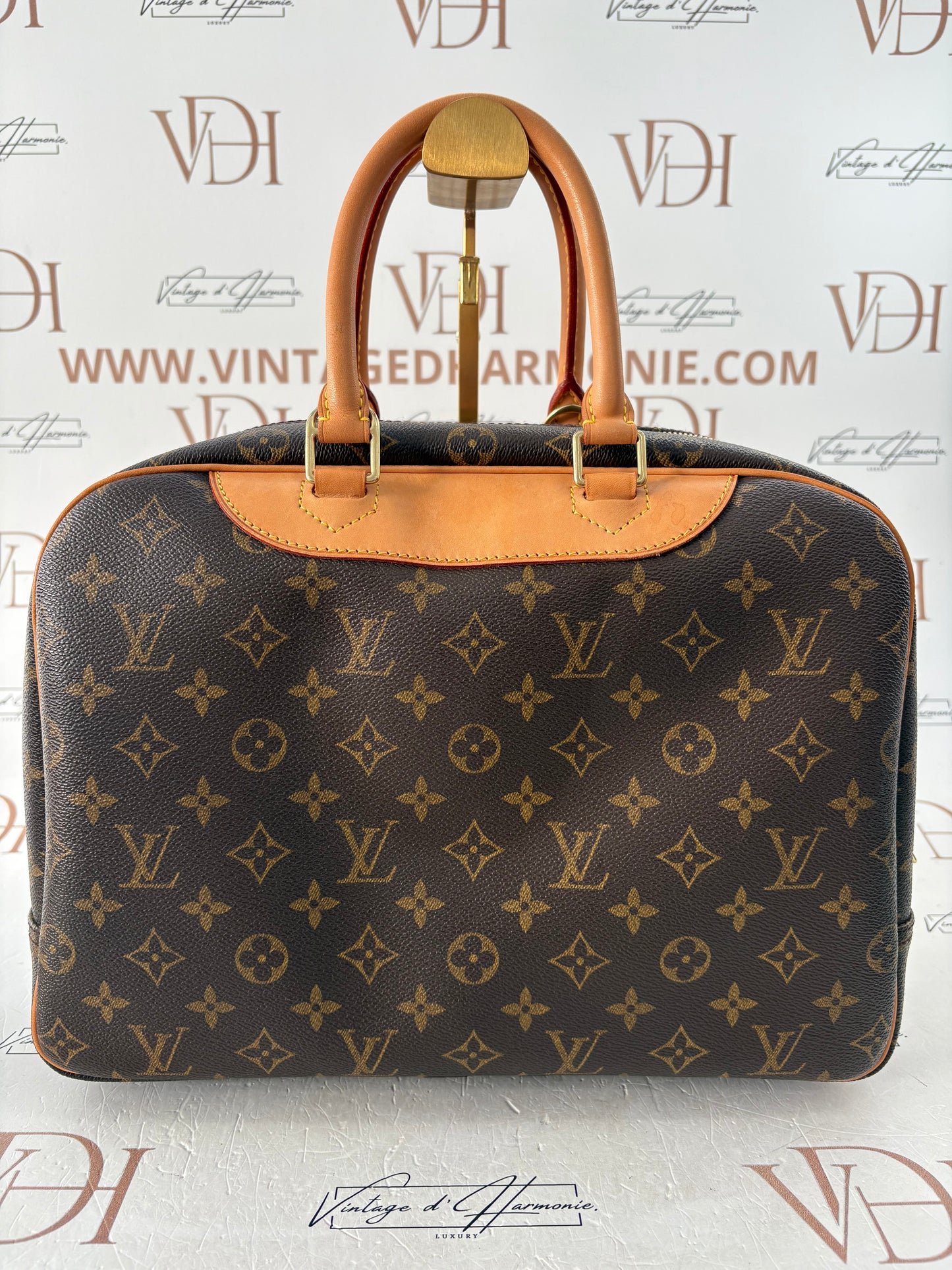 018884 - Louis Vuitton Deauville