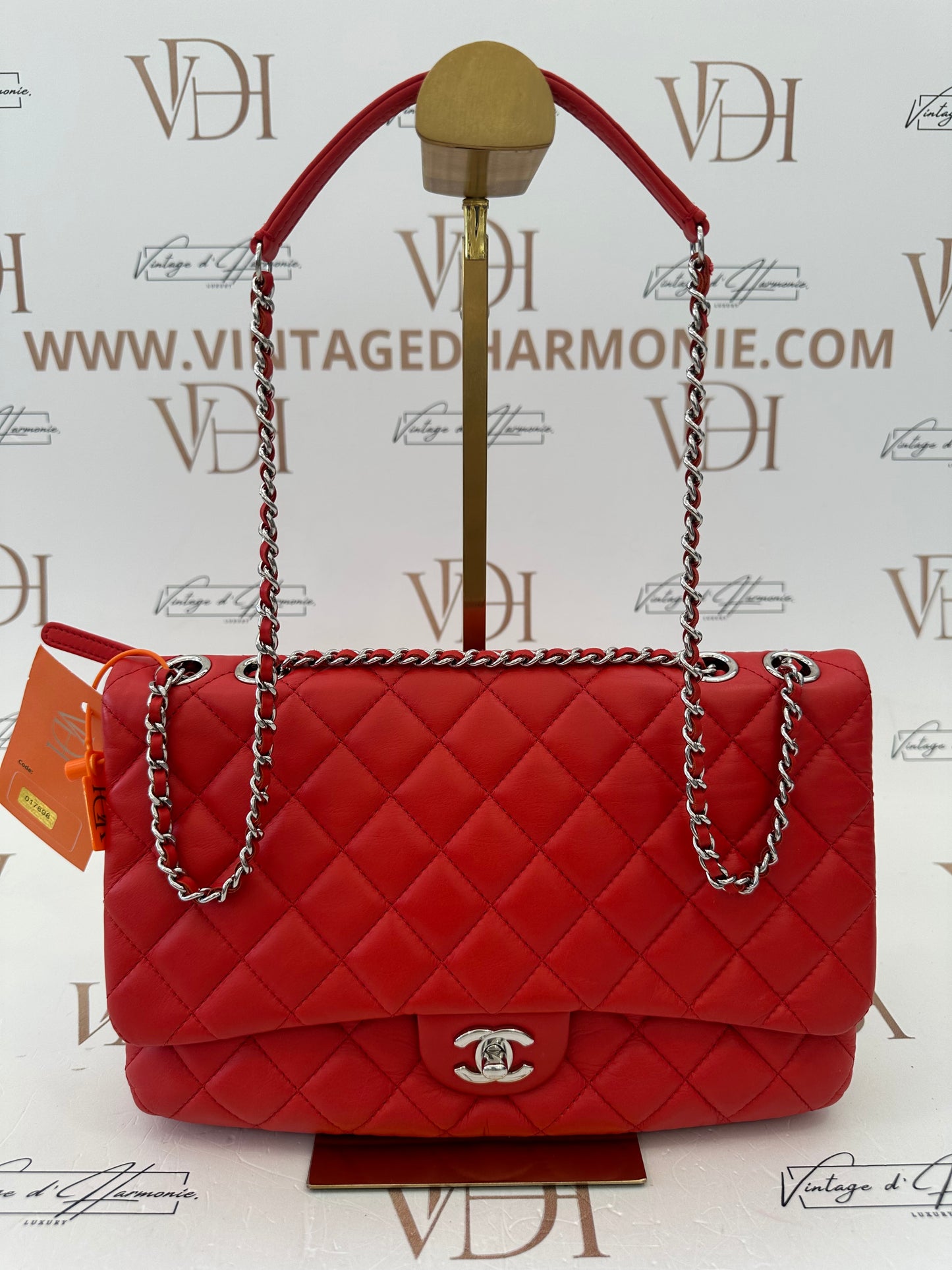 017898 - Chanel Red Lambskin