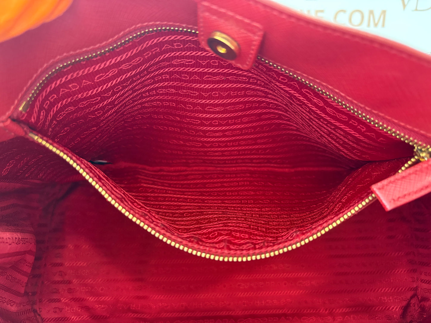 384300 - Prada Galleria Red