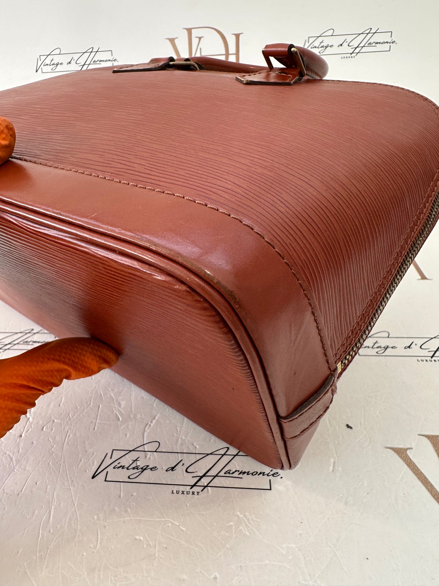 017836 - Louis Vuitton Alma Epi Brown