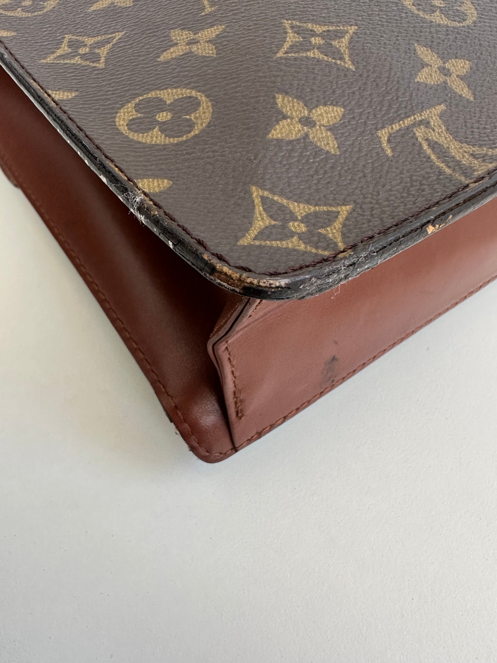 Louis Vuitton Monceau 28