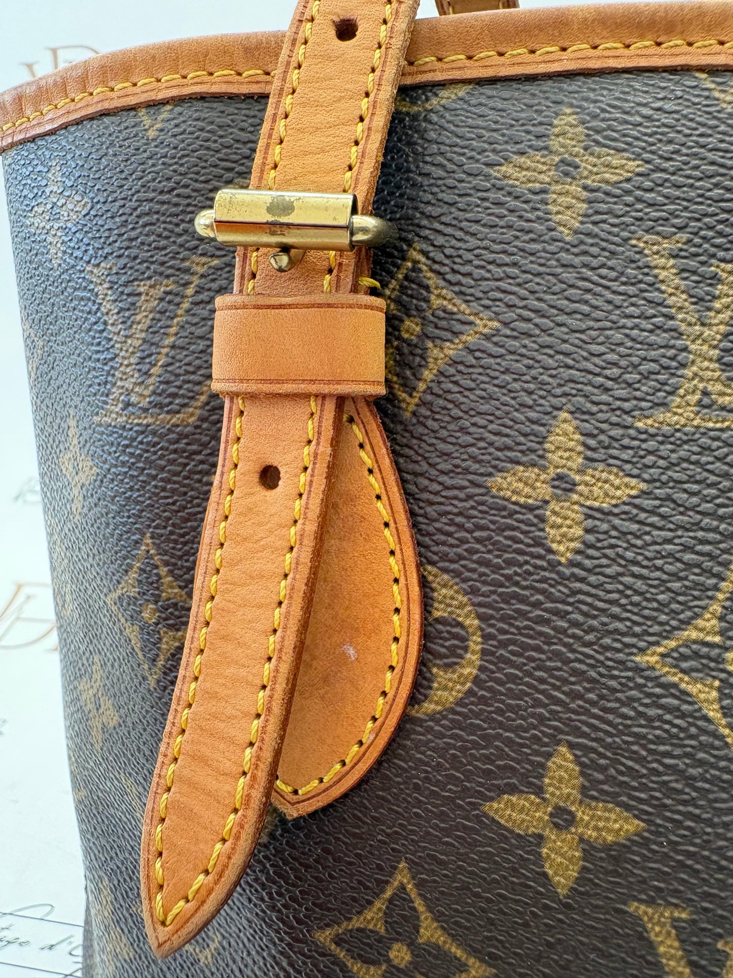 017657 - Louis Vuitton Bucket PM