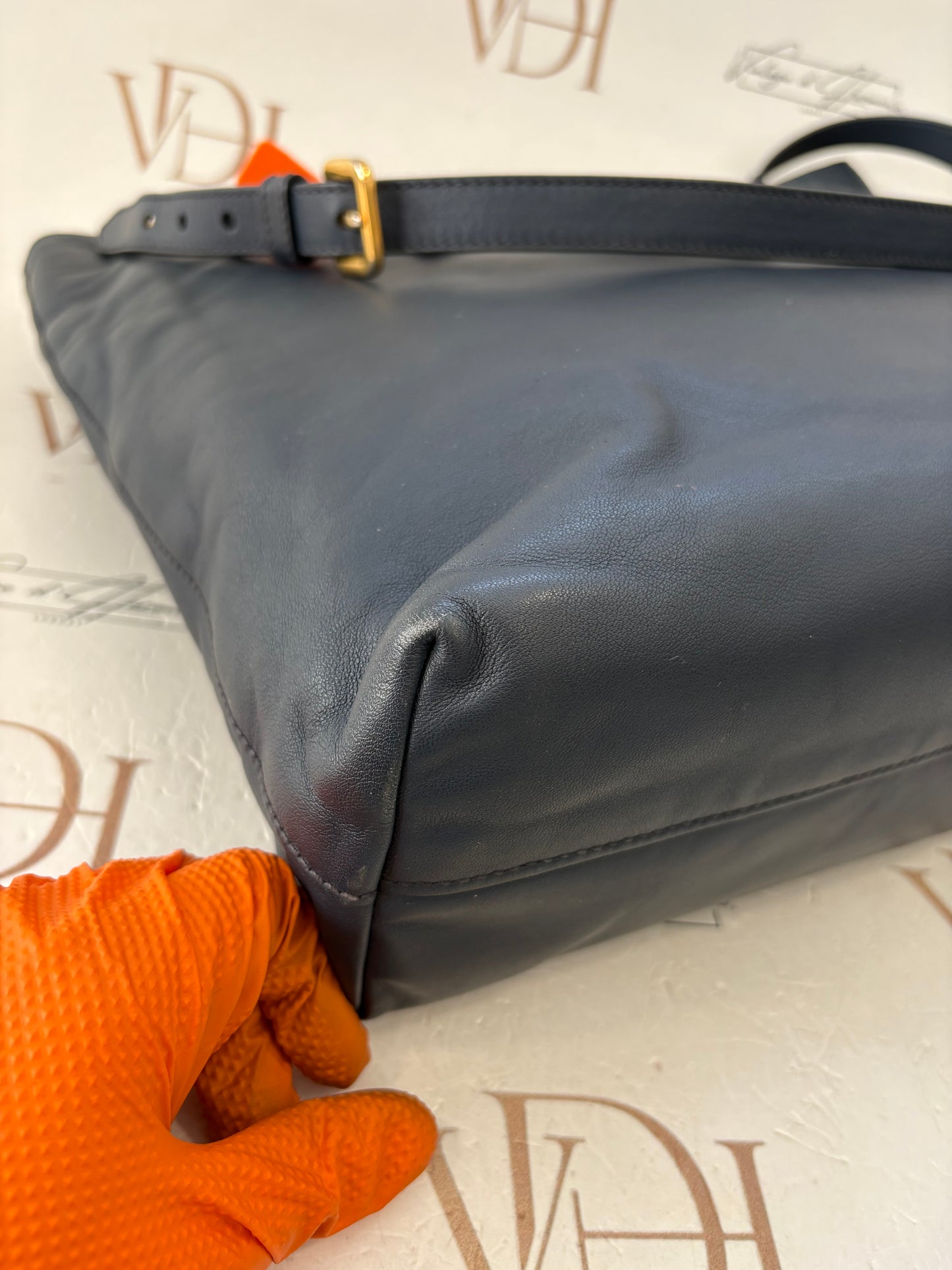 383521 - Prada Tote