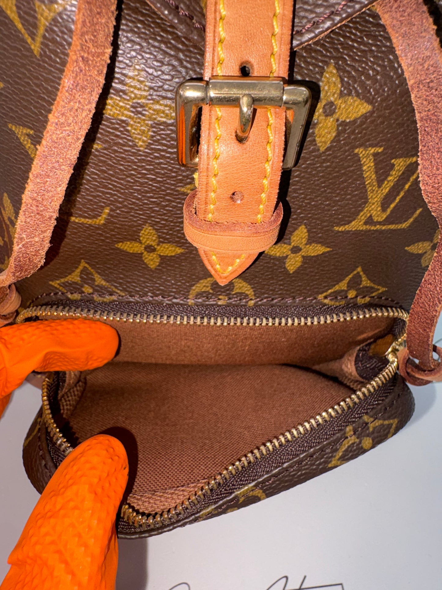 018735 - Louis Vuitton Montsouris