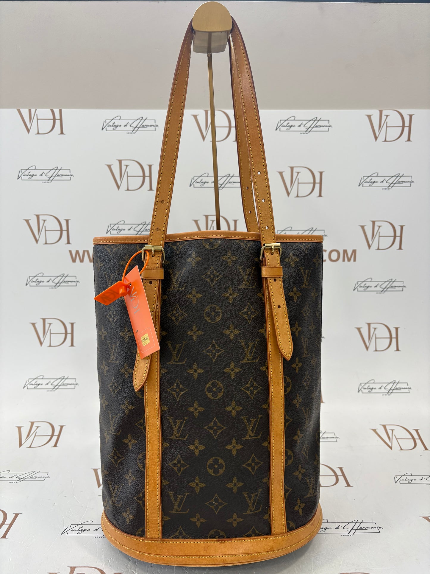 017650 - Louis Vuitton Bucket GM