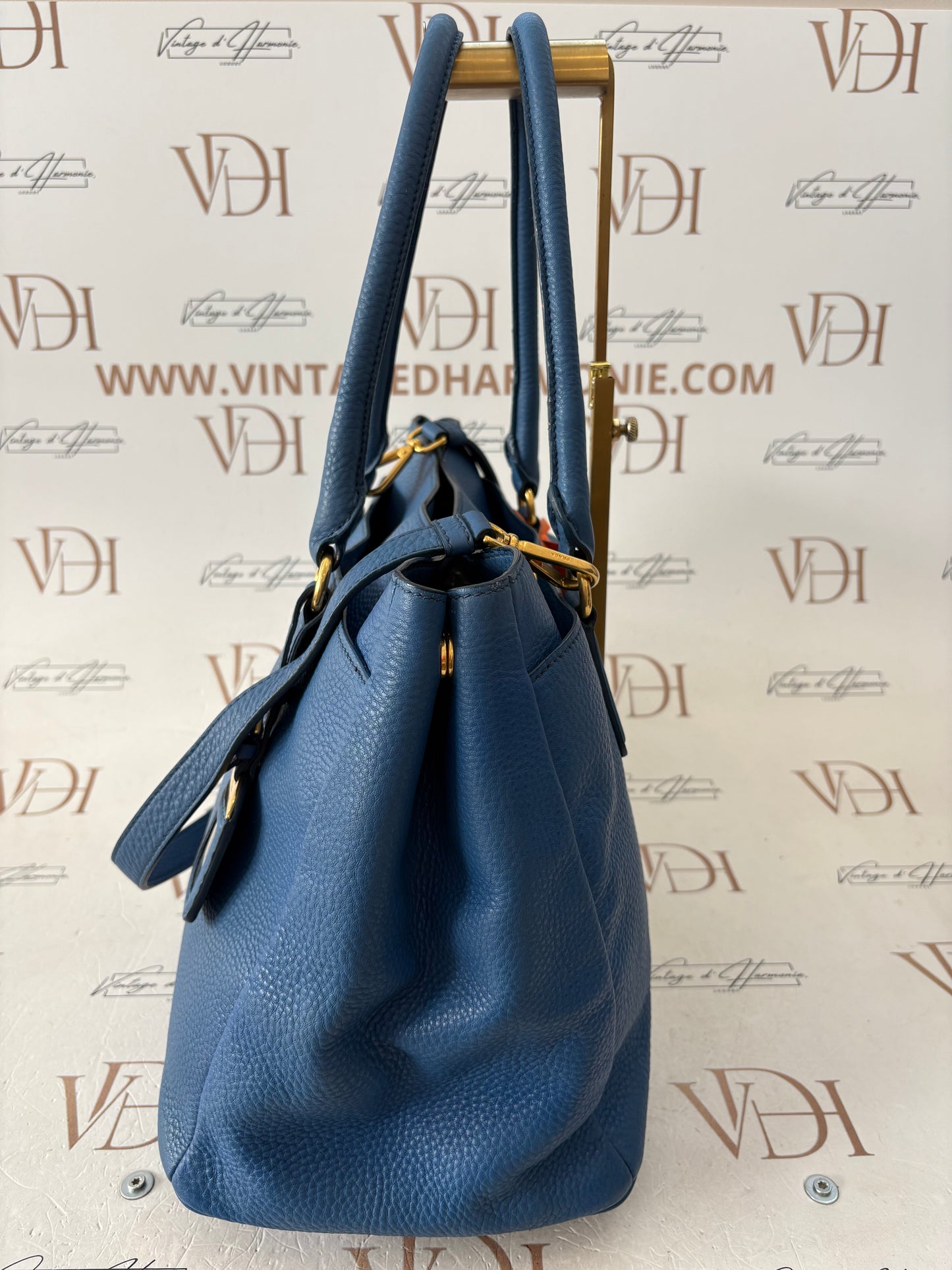 018353 - Prada Blue