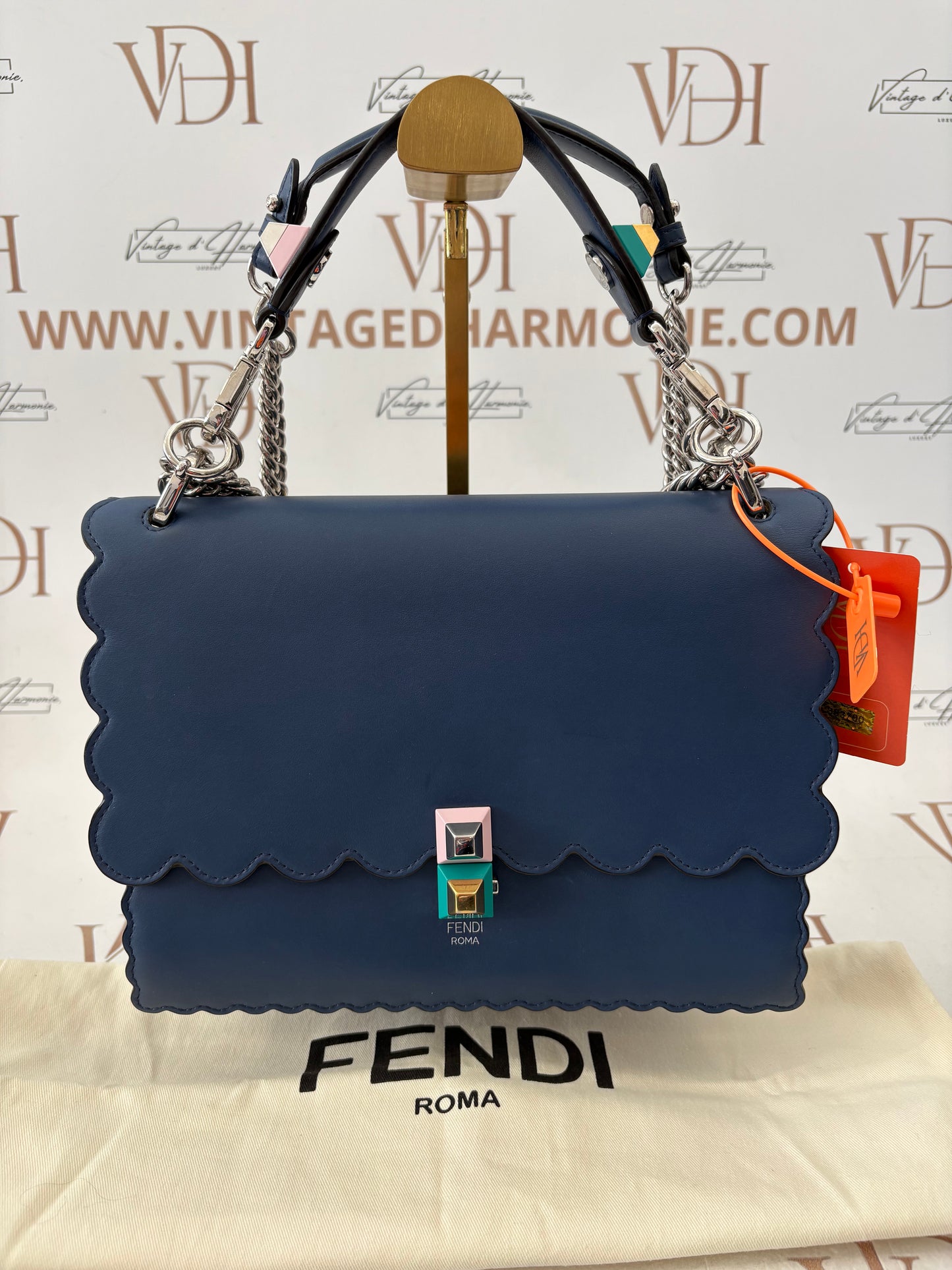 383700 - Fendi Kan