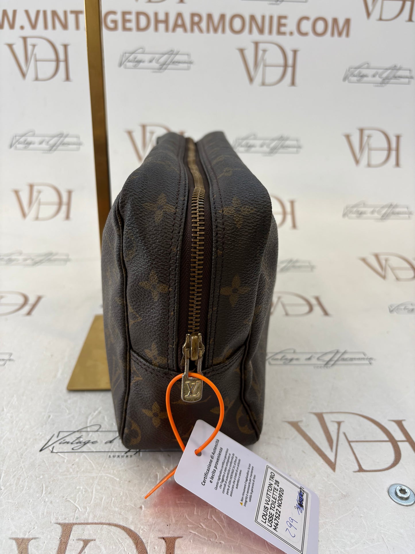 018416 - Louis Vuitton Trousse Toilette 28