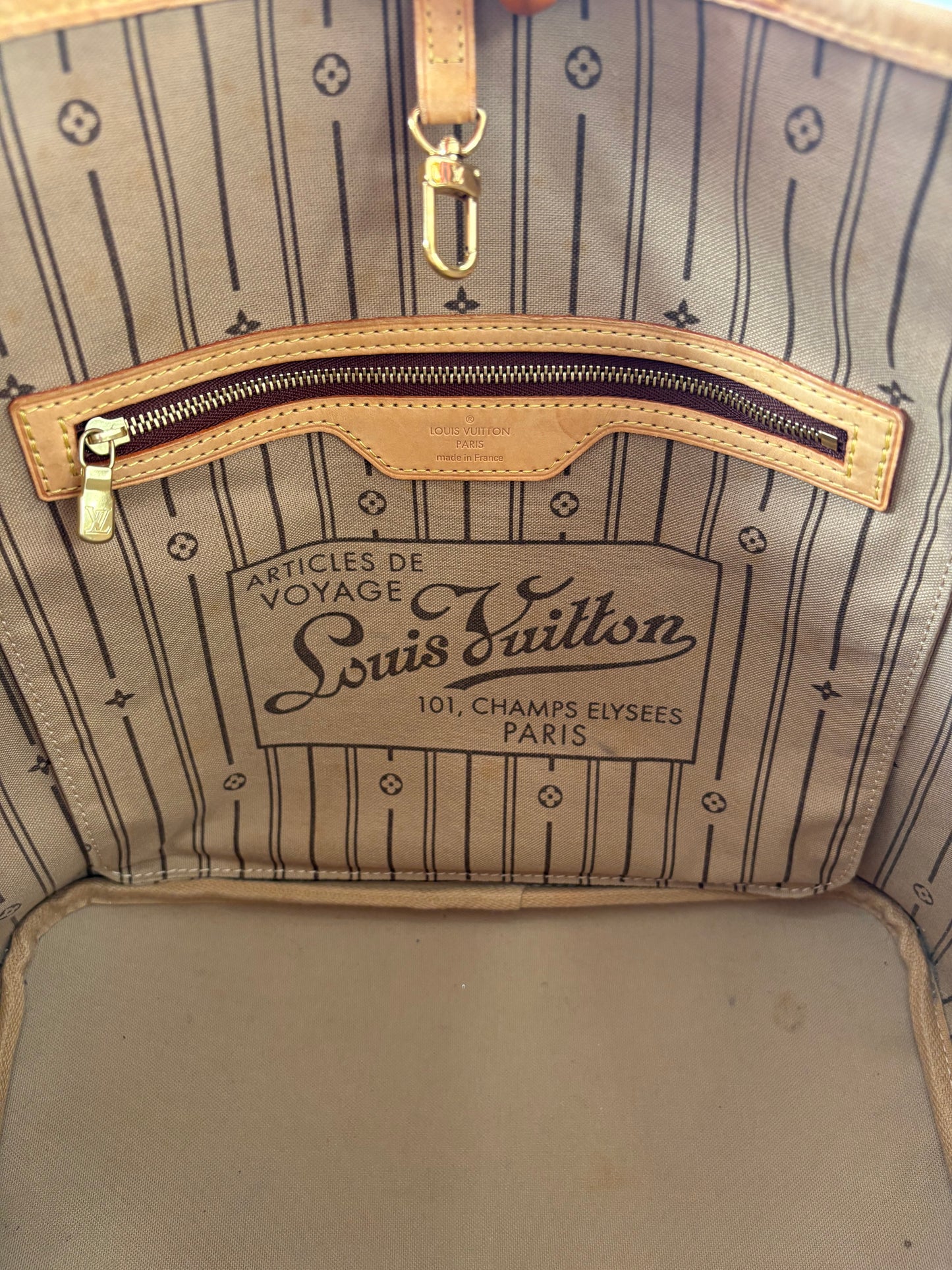 018588 - Louis Vuitton Neverfull MM