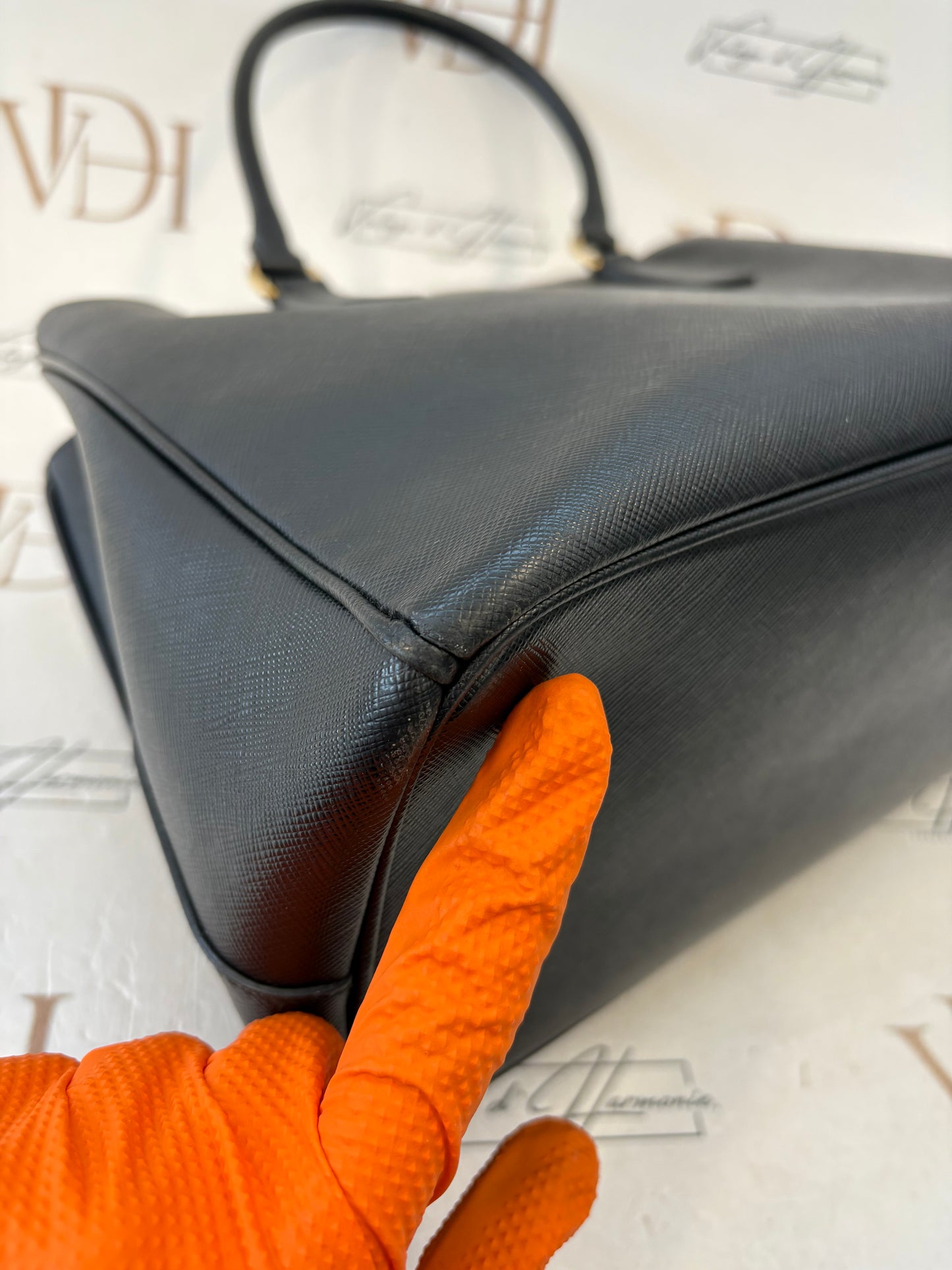 383698 - Prada Galleria Black