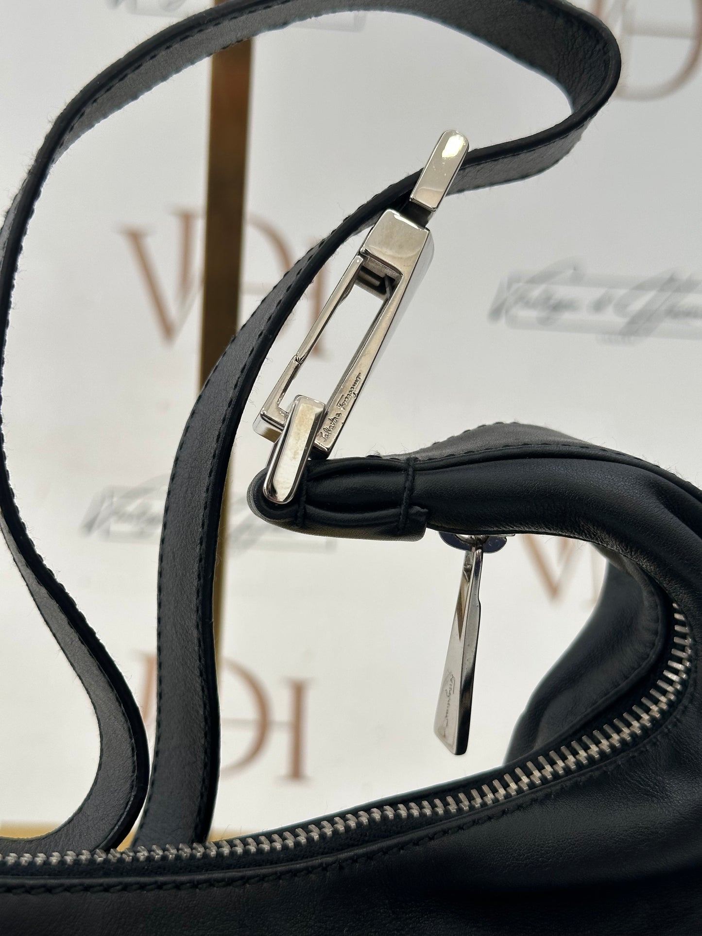 018086 - Salvatore Ferragamo Black