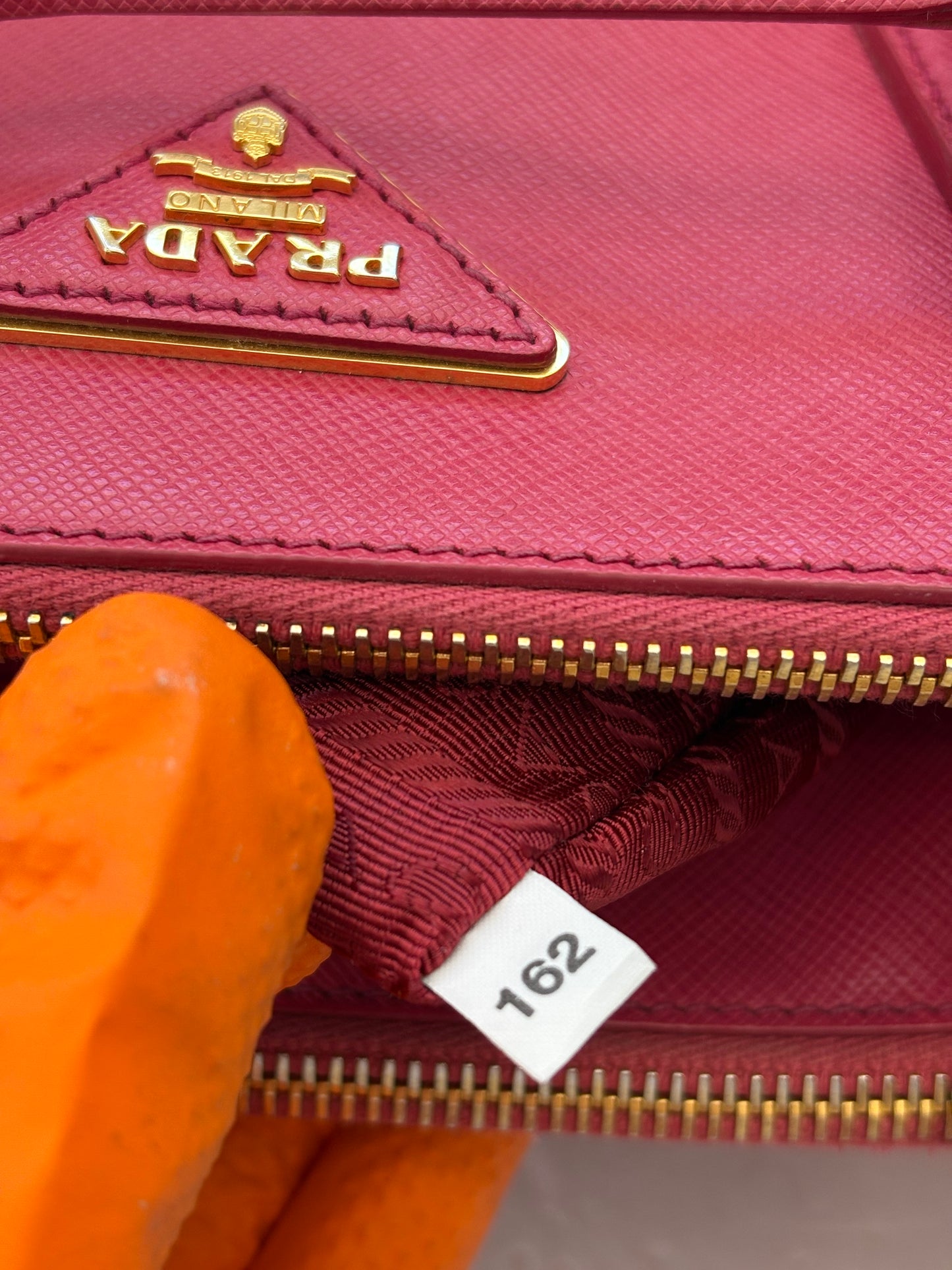 384200 - Prada Galleria
