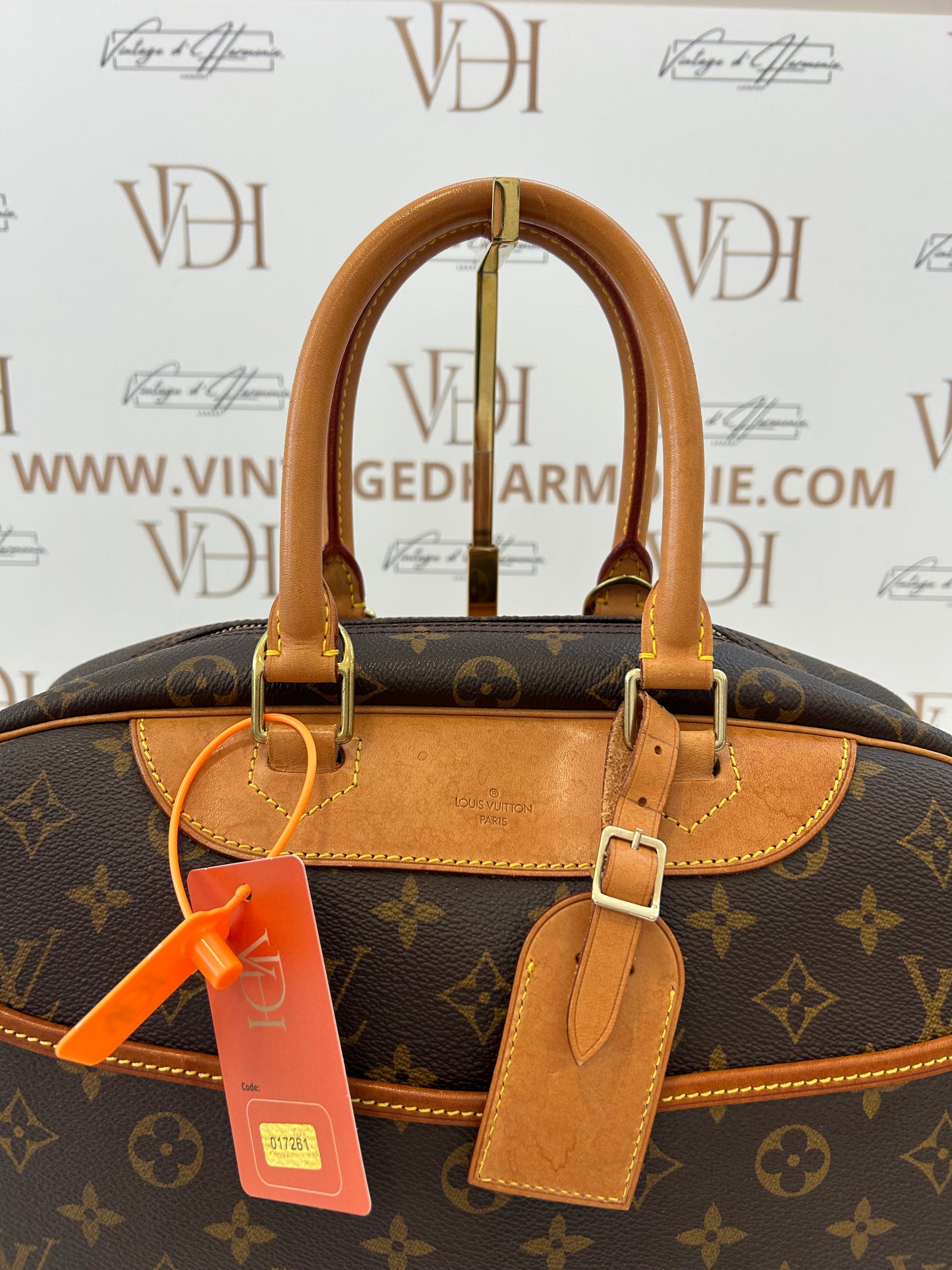 017261 - Louis Vuitton Deauville