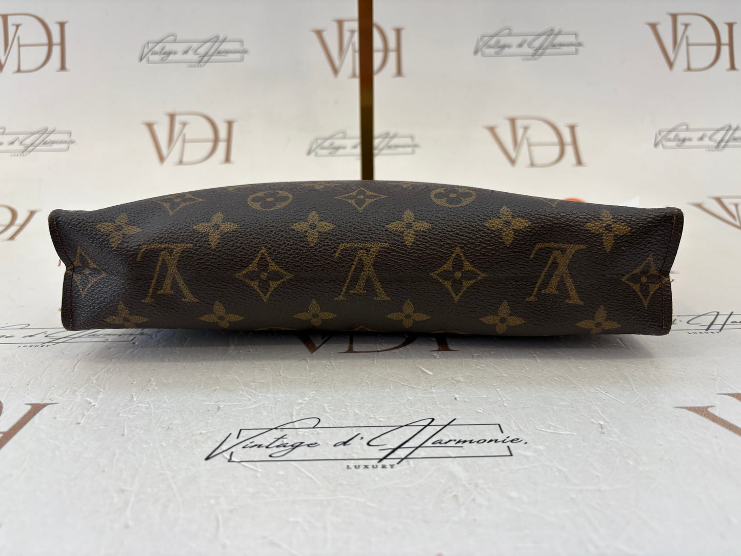 018178 - Louis Vuitton Toilette 26