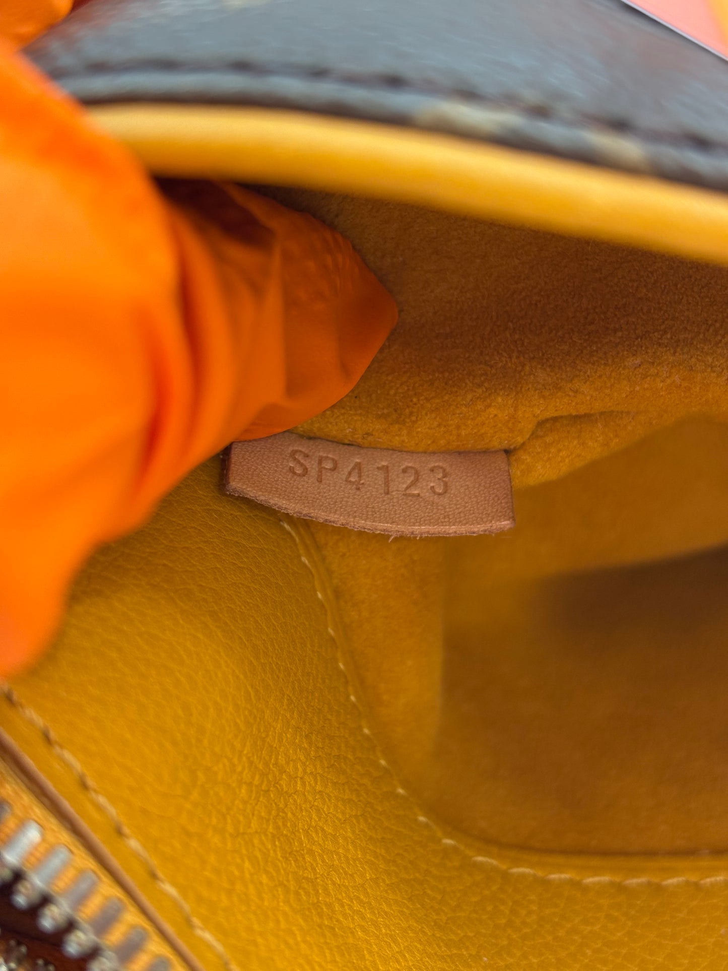 384141 - Louis Vuitton Pallas