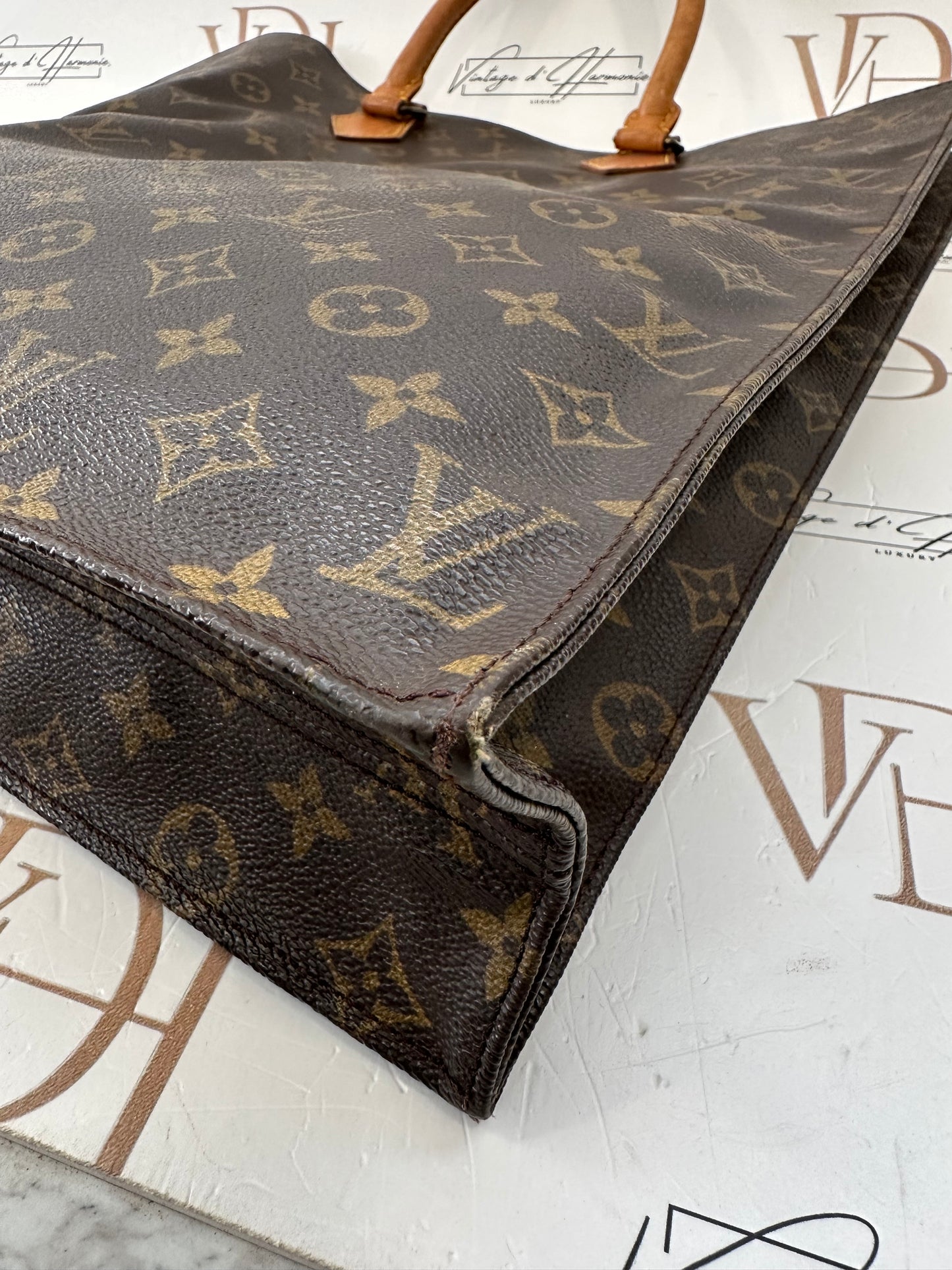 016884 - Louis Vuitton Sac Plat