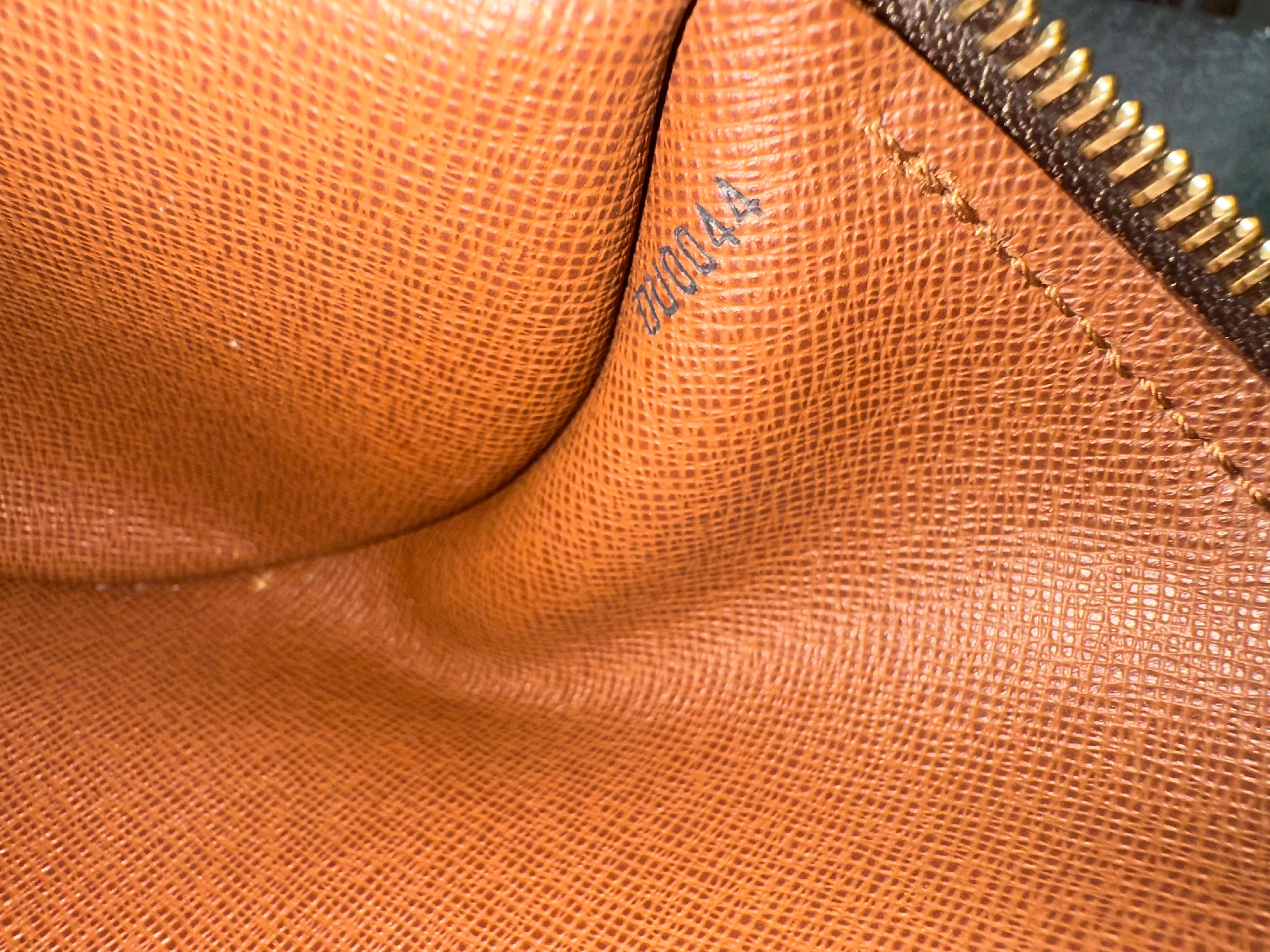 Louis Vuitton Papillon 26