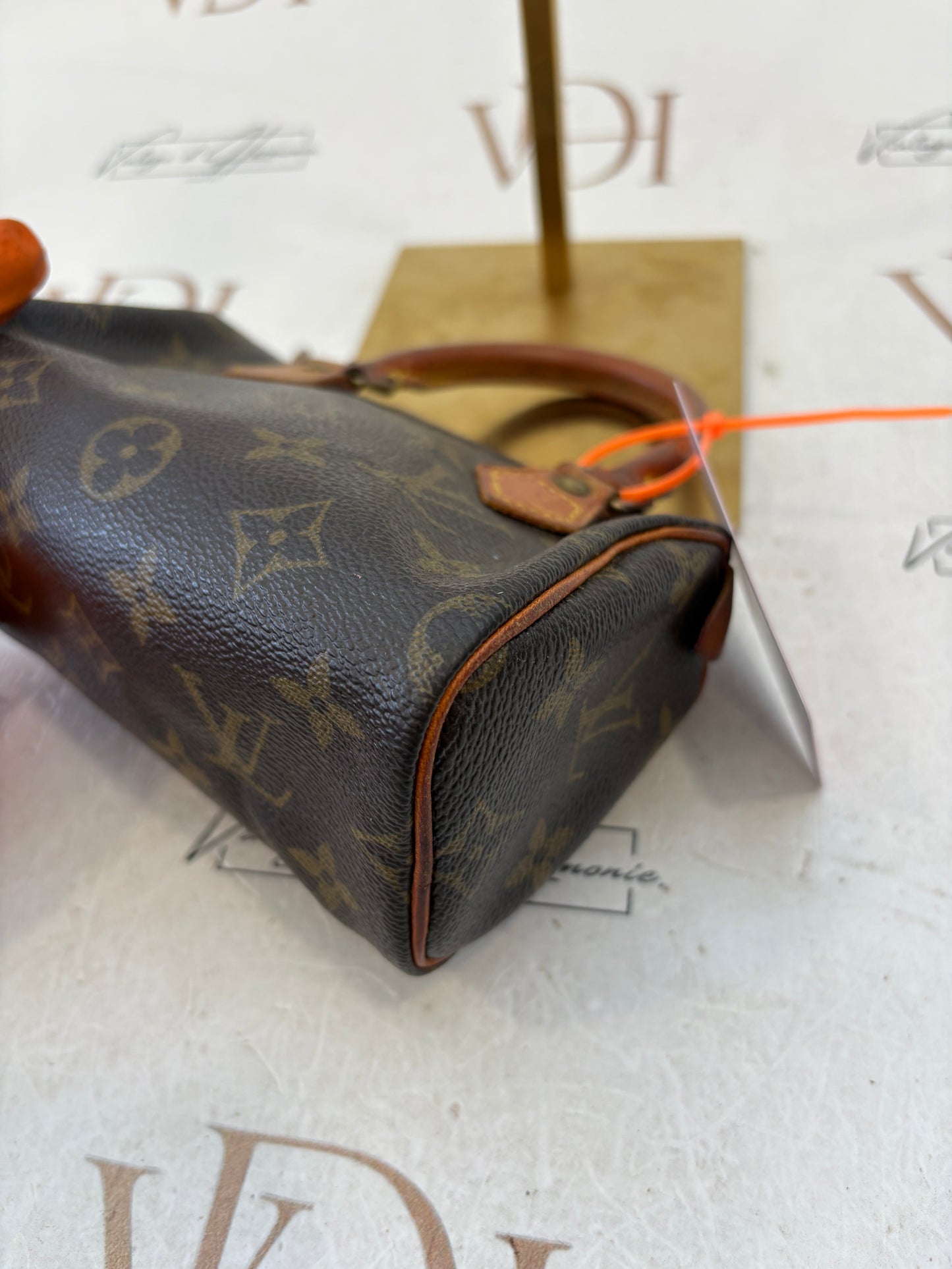 018358 - Louis Vuitton Speedy Nano