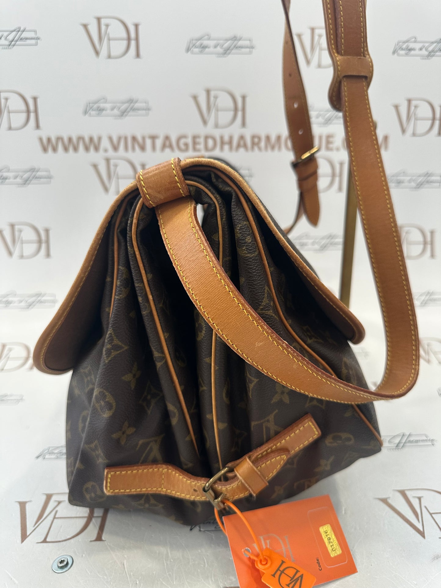 017916 - Louis Vuitton Saumur 35