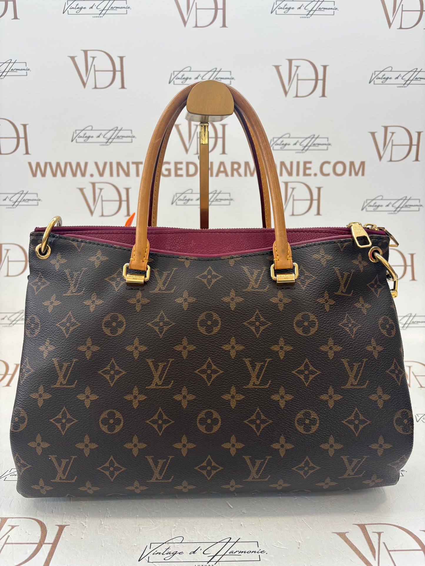 200883 - Louis Vuitton Pallas