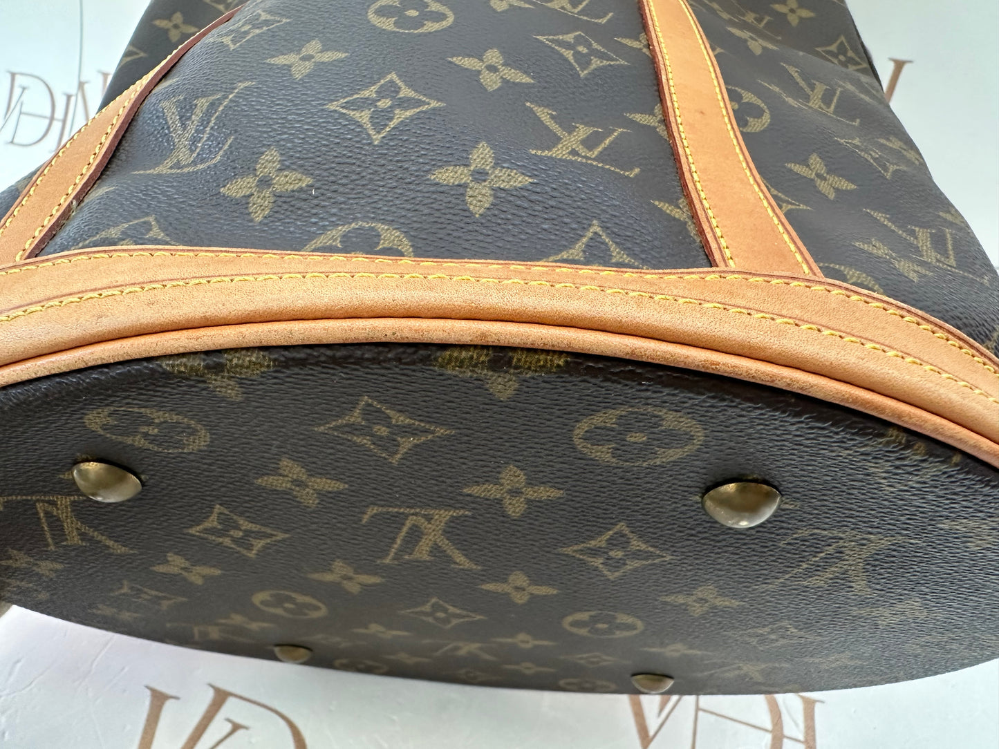 017860 - Louis Vuitton Bucket GM