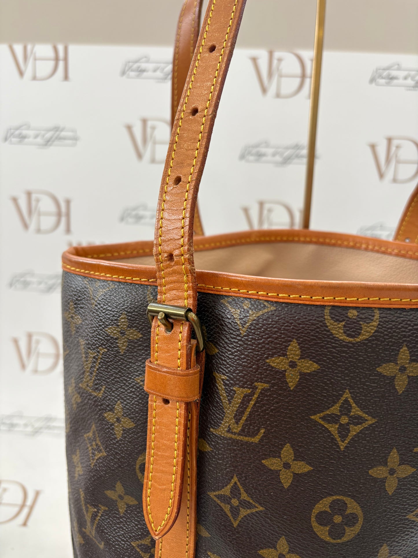018282 - Louis Vuitton Bucket GM