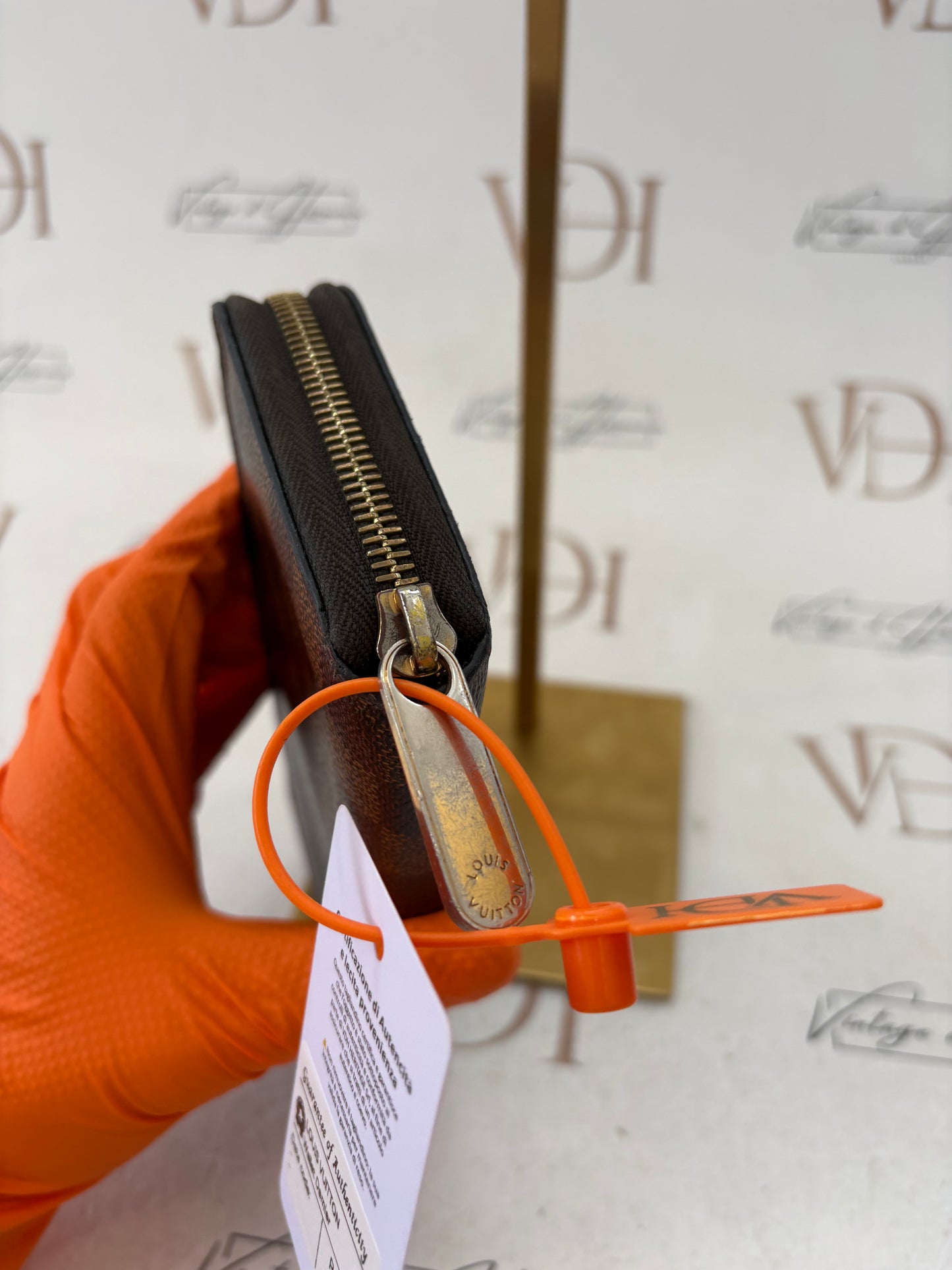 018551 - Louis Vuitton Wallet Damier