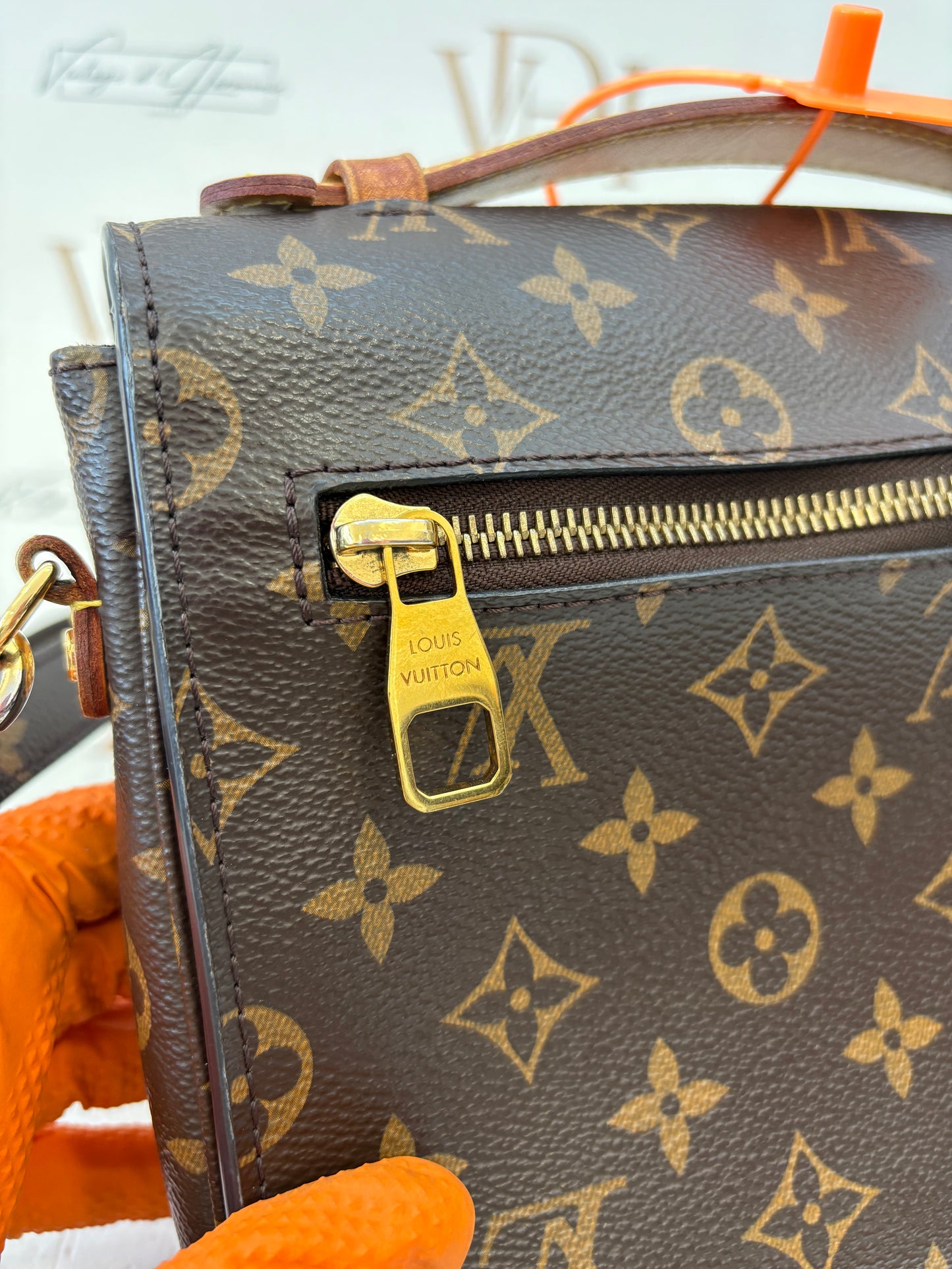 383768 - Louis Vuitton Metis
