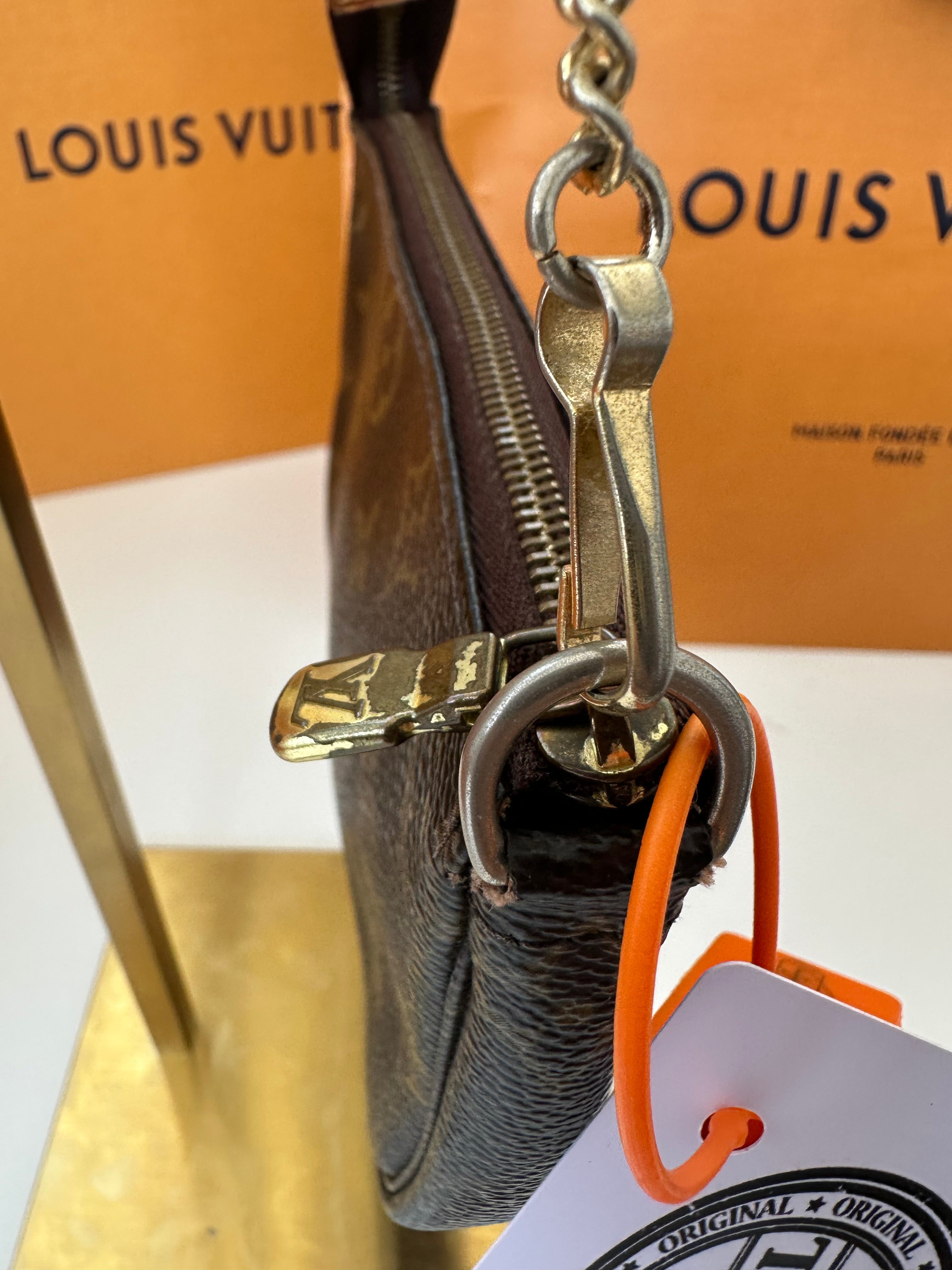 Louis Vuitton Pochette